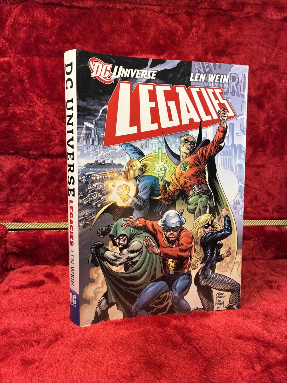 DC Universe – LEGACIES – 2011 Hardcover HC Len Wein – Graphic Novel DC Comics