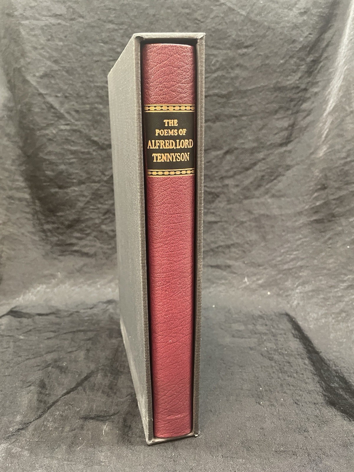 LEC 1974 The Poems of Alfred Lord Tennyson w/ Slipcase Fine Leather Spine Signed