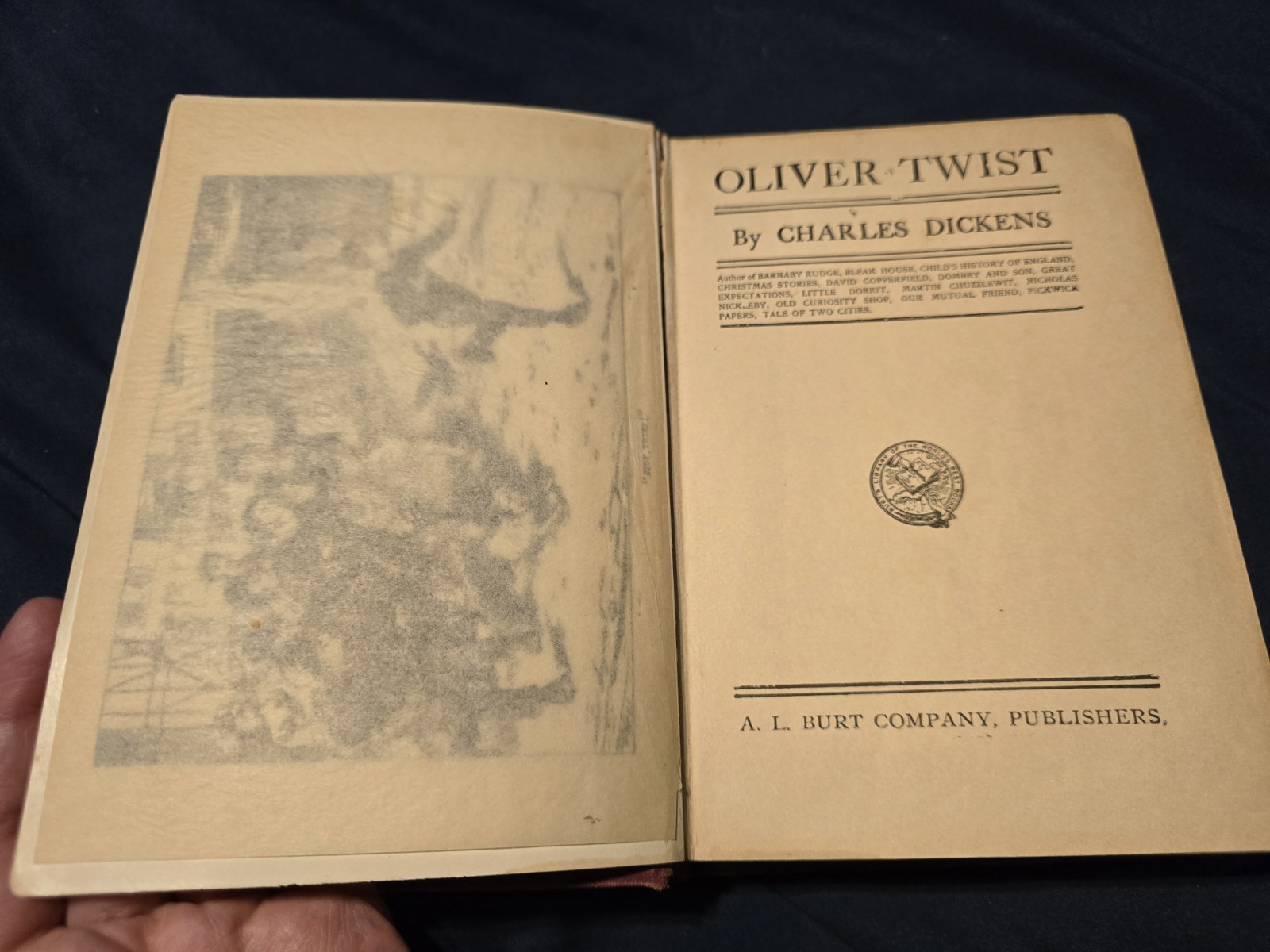 Oliver Twist by Charles Dickens – A.L. Burt Company Home Library Vtg Hardcover