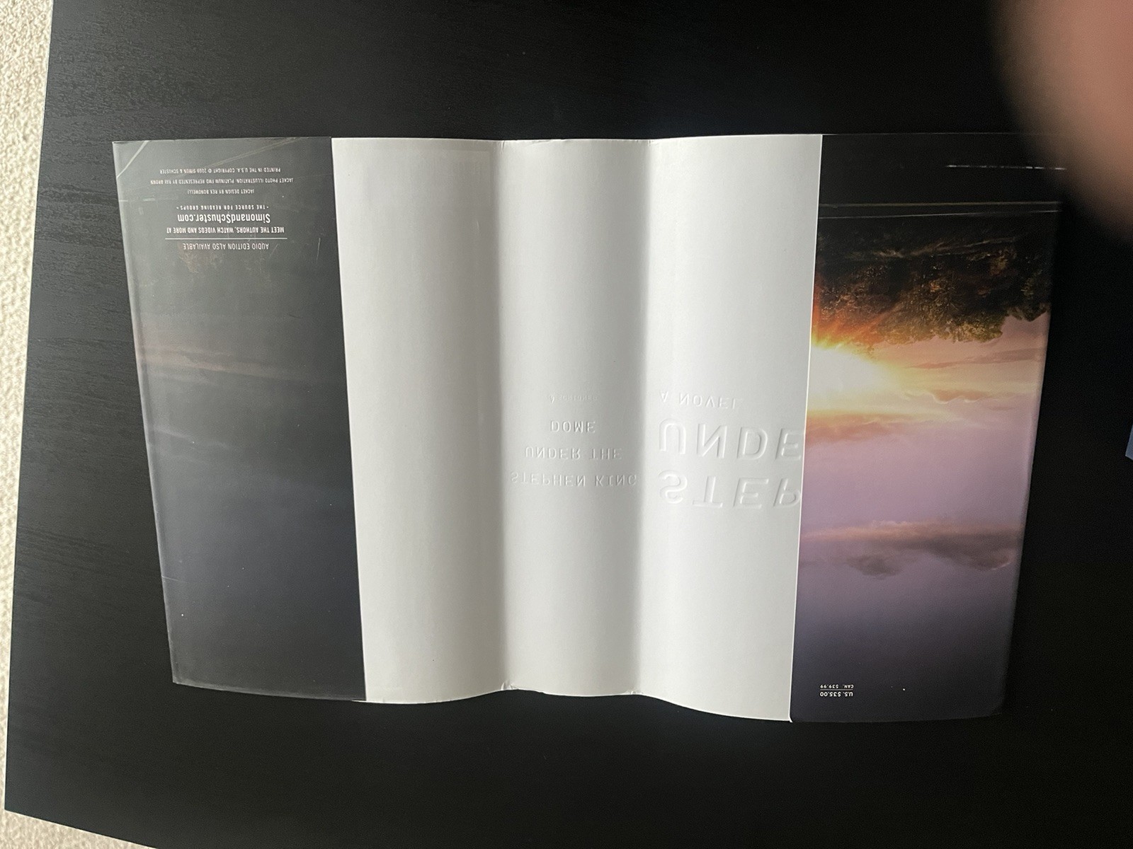 UNDER THE DOME, Stephen King, First Edition. First printing NEW