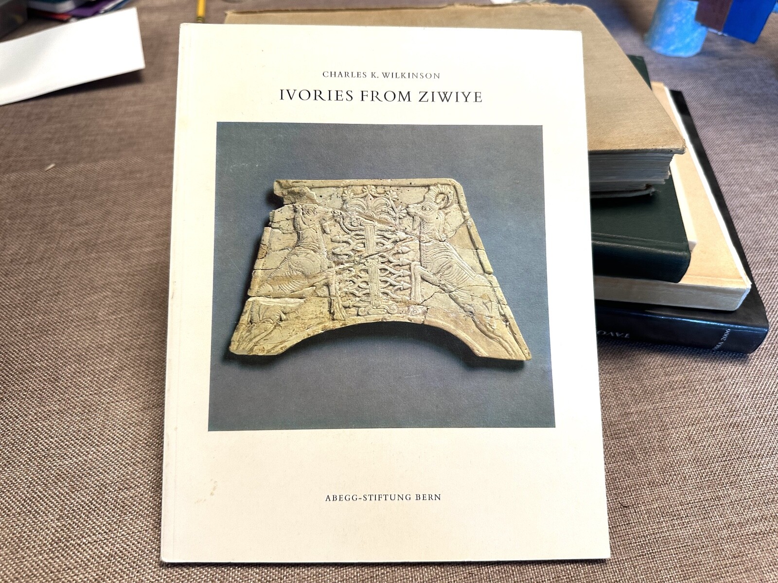 1975 Ivories from Ziwiye/Charles Wilkinson; Abegg-Stiftung Bern 7 paperback