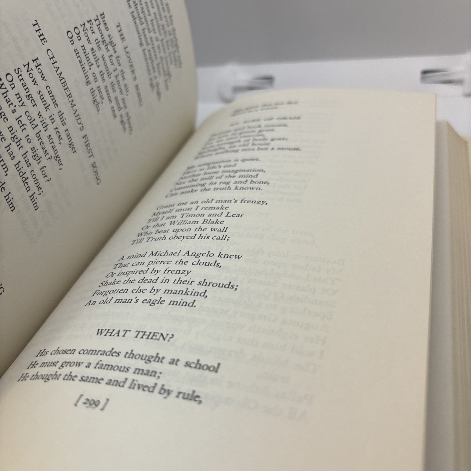 W. B. Yeats THE COLLECTED POEMS OF W. B. YEATS Definitive Edition 14th Printing