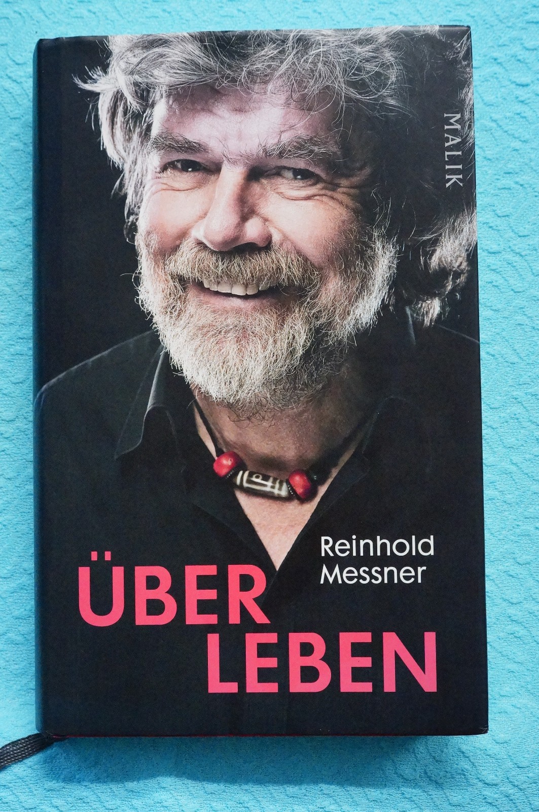 Uber Leben by Reinhold Messner (Biography) – Hardbound – 336 p. – GERMAN TEXT