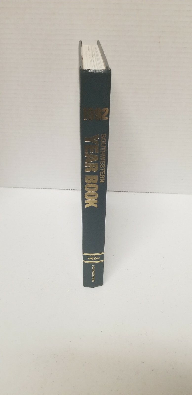 Southwestern Year Book. 1992. The Southwestern Company. Nashville. Tn.