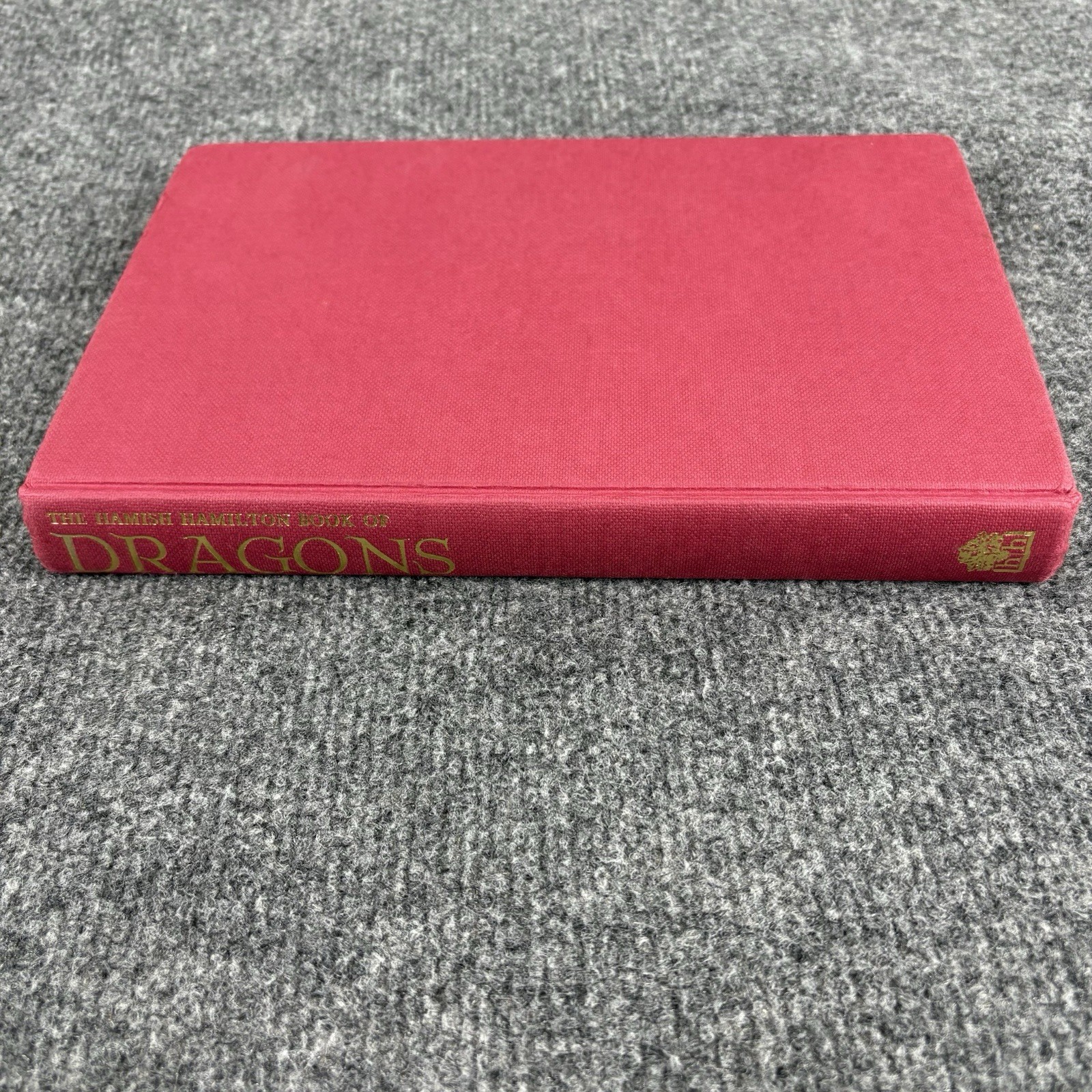 The Hamish Hamilton Book of Dragons Roger Lancelyn Green 1st Edition 1970 HBDJ