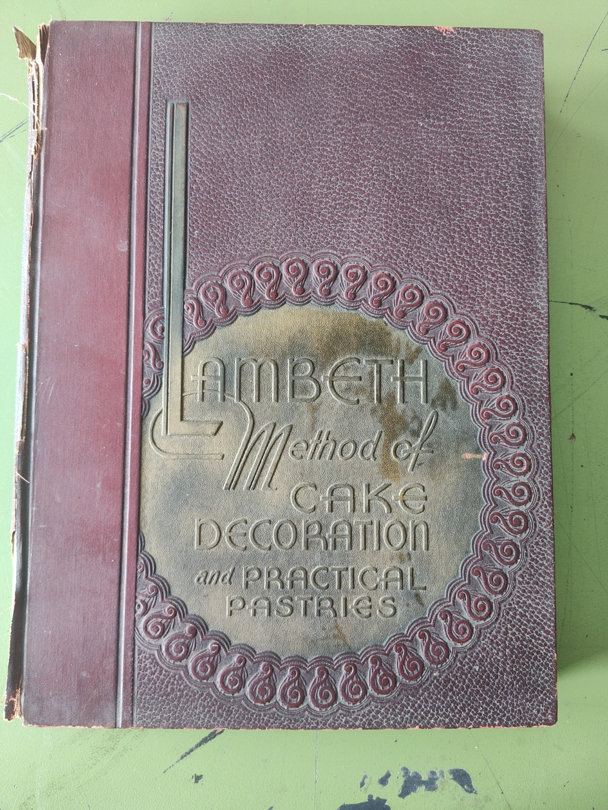 Lambeth Method of Cake Decorating and Practical Pastries 1934 1st Edition? GOAT!