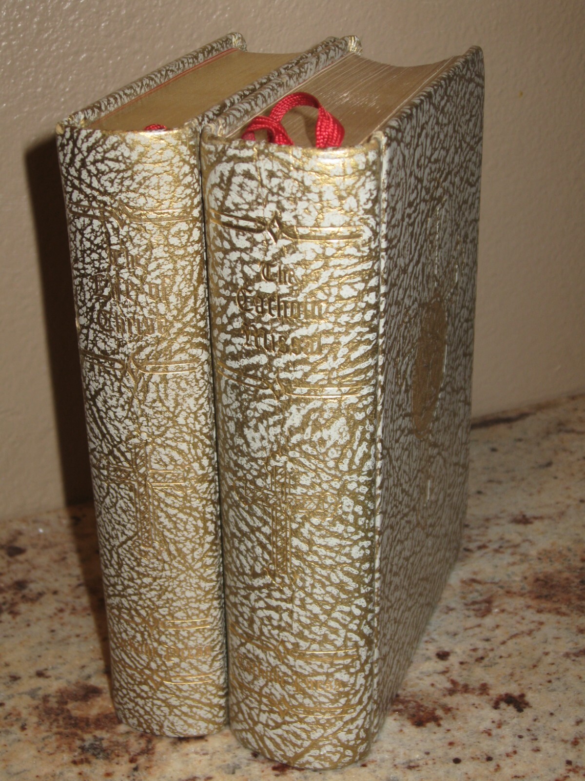 The Catholic Press 1954 Vintage Gold HC Hardcover- LIFE OF CHRIST & THE MISSAL