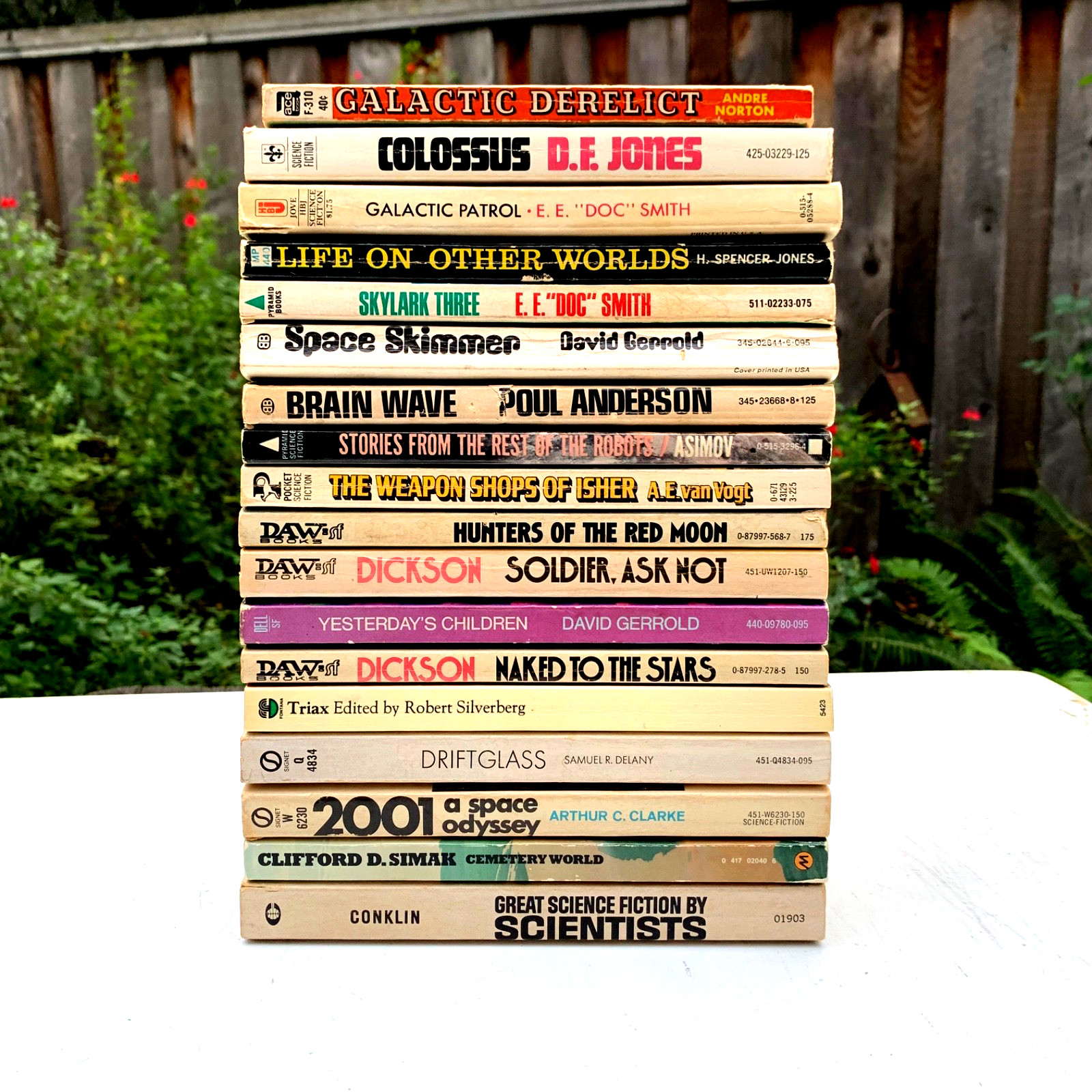 18 Vintage Science Fiction Paperback Books SF DAW Dickson Delany Doc Smith Poul