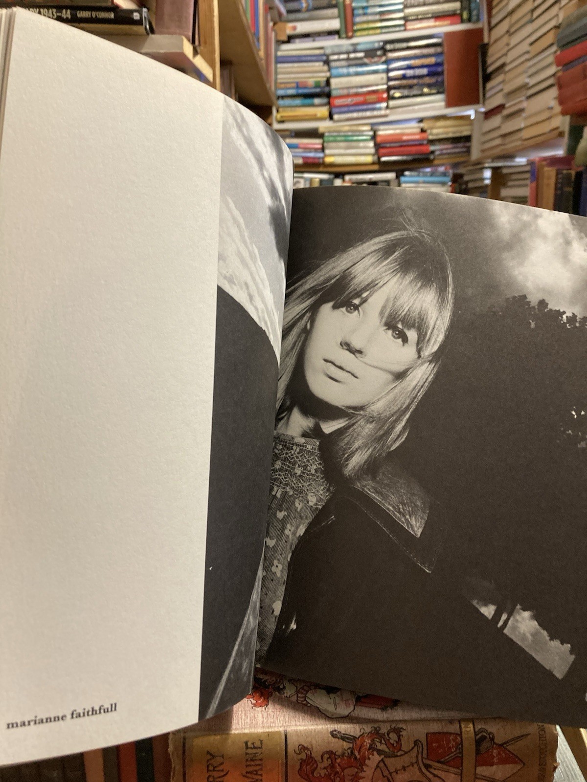 David Bailey Peter Evans Goodbye Baby & Amen Corgi 1st Edition 1970 Very Good