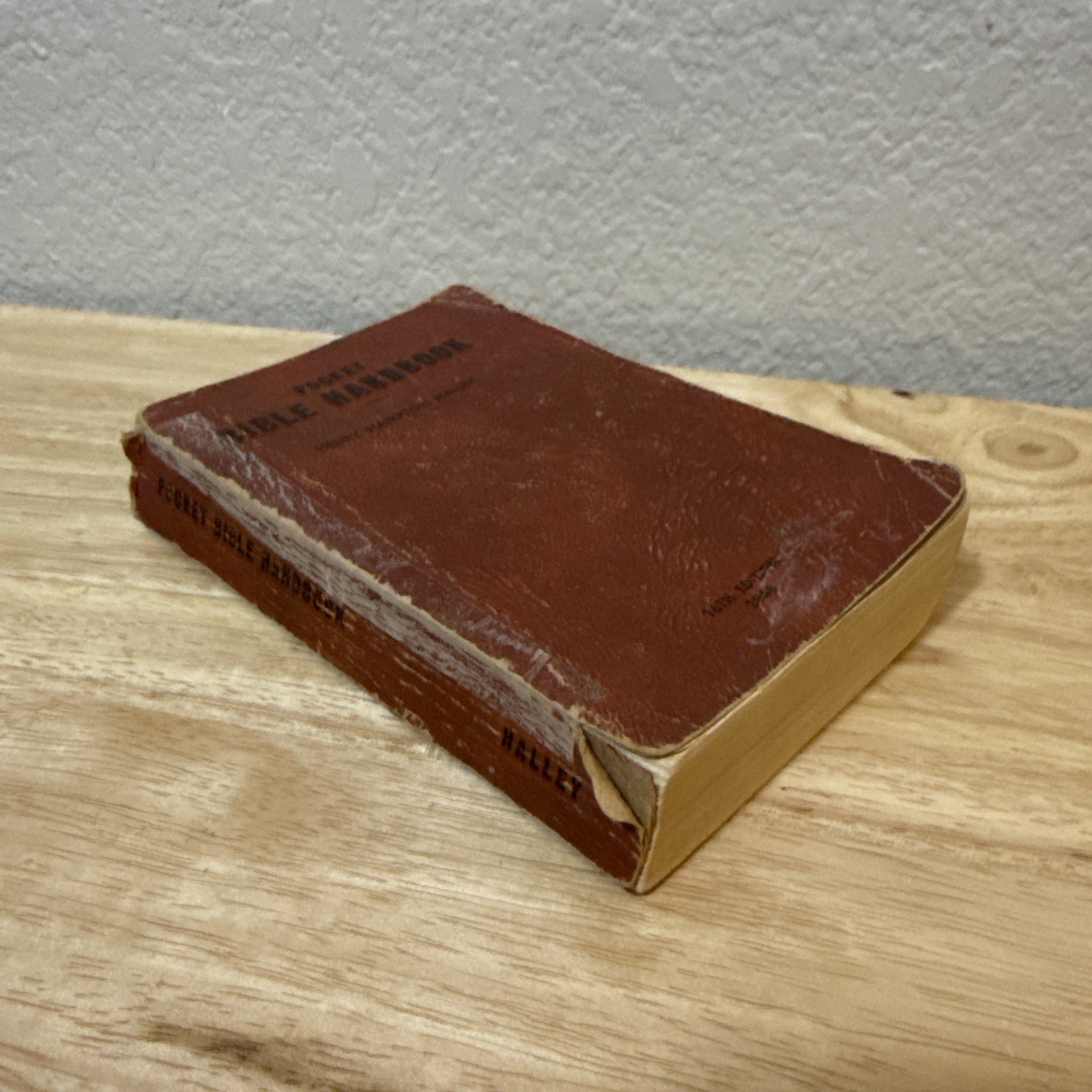 Pocket Bible Hand Book by Henry Hampton Halley (1944) 16th Edition