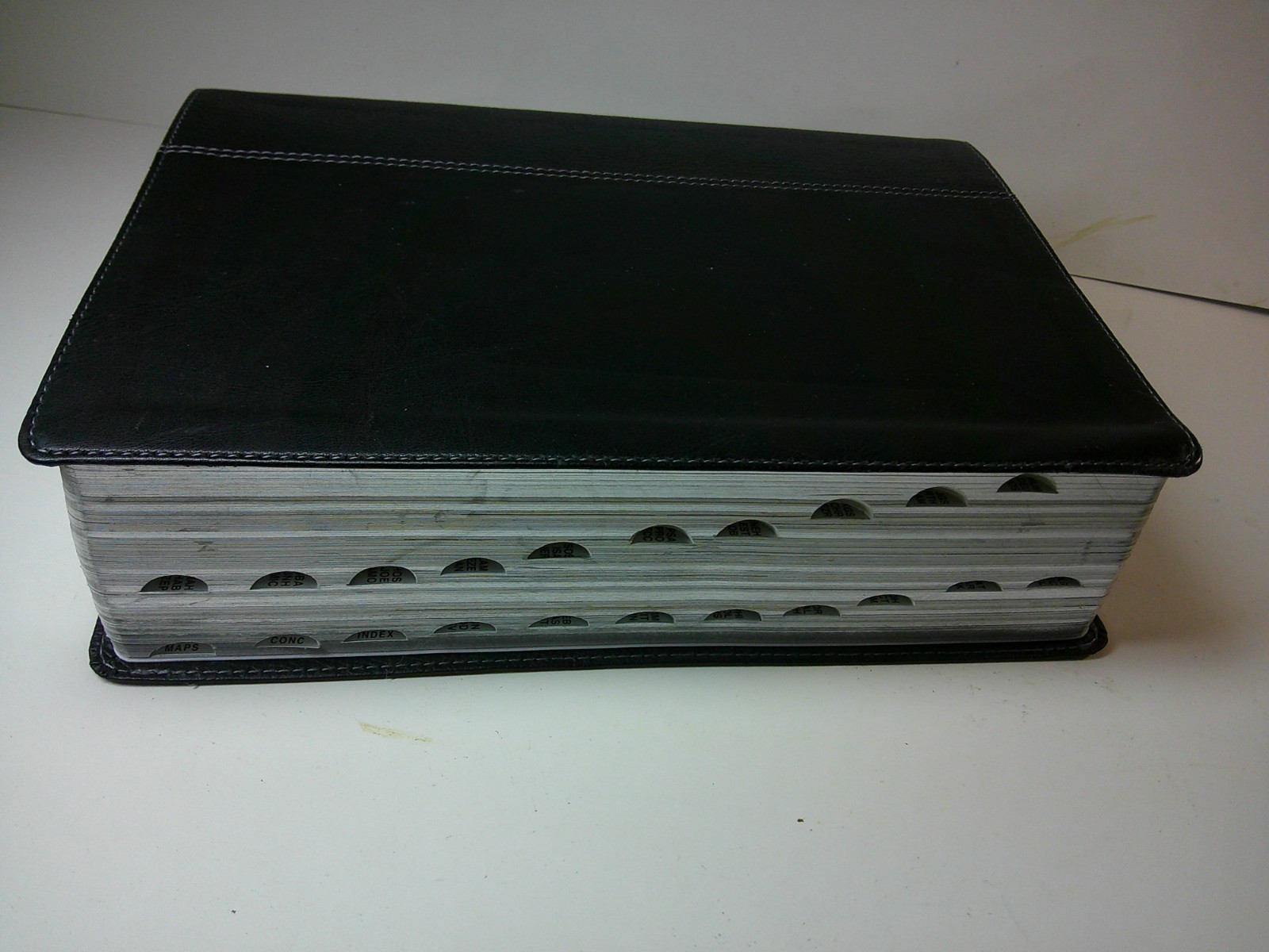 ILLUSTRATED STUDY BIBLE TYNDALE 2015 BLACK INDEX FAUX LEATHER NICE