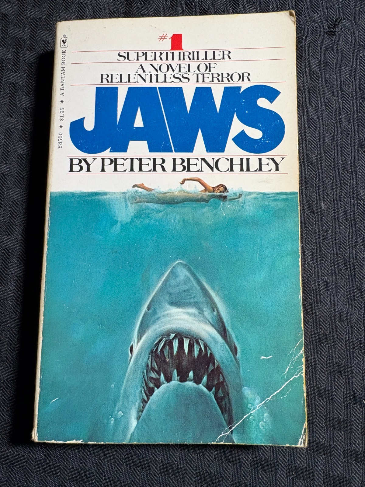 1975 JAWS by Peter Benchley VG 4.0 1st Bantam Y8500 Paperback