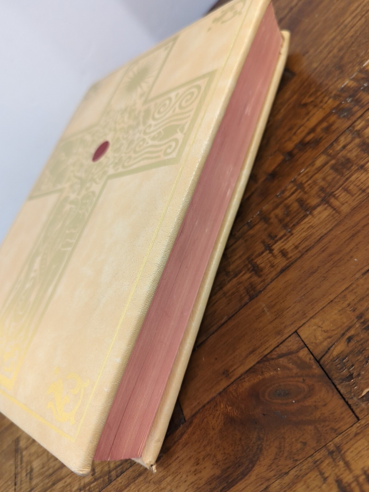 Vintage Bible-Bible Of Jerusalem, Illustrated by Gustave Doré – Volume One. 1999