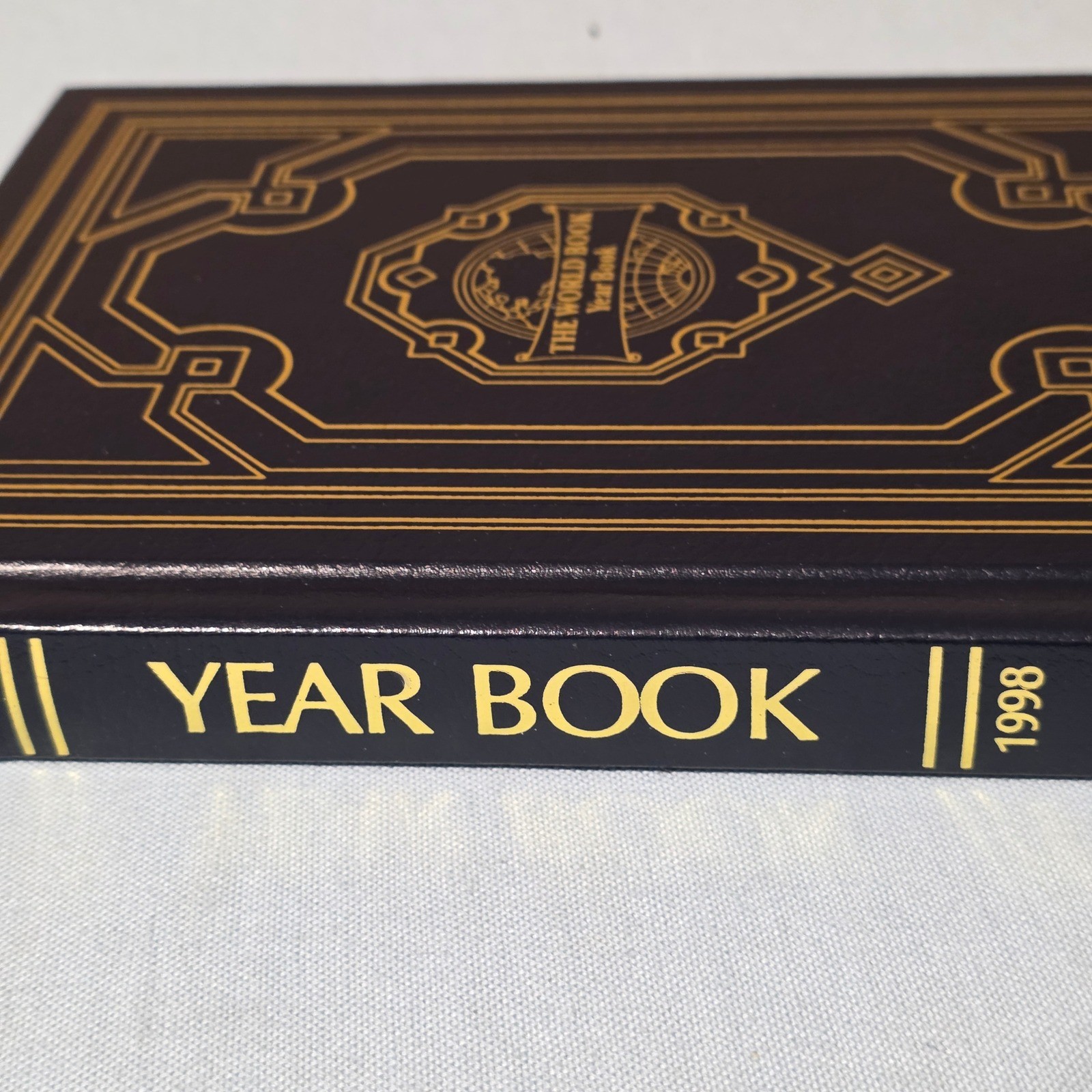 1998 World Book Year Book Events of 1997 Princess Diana Charles Woodson Vintage