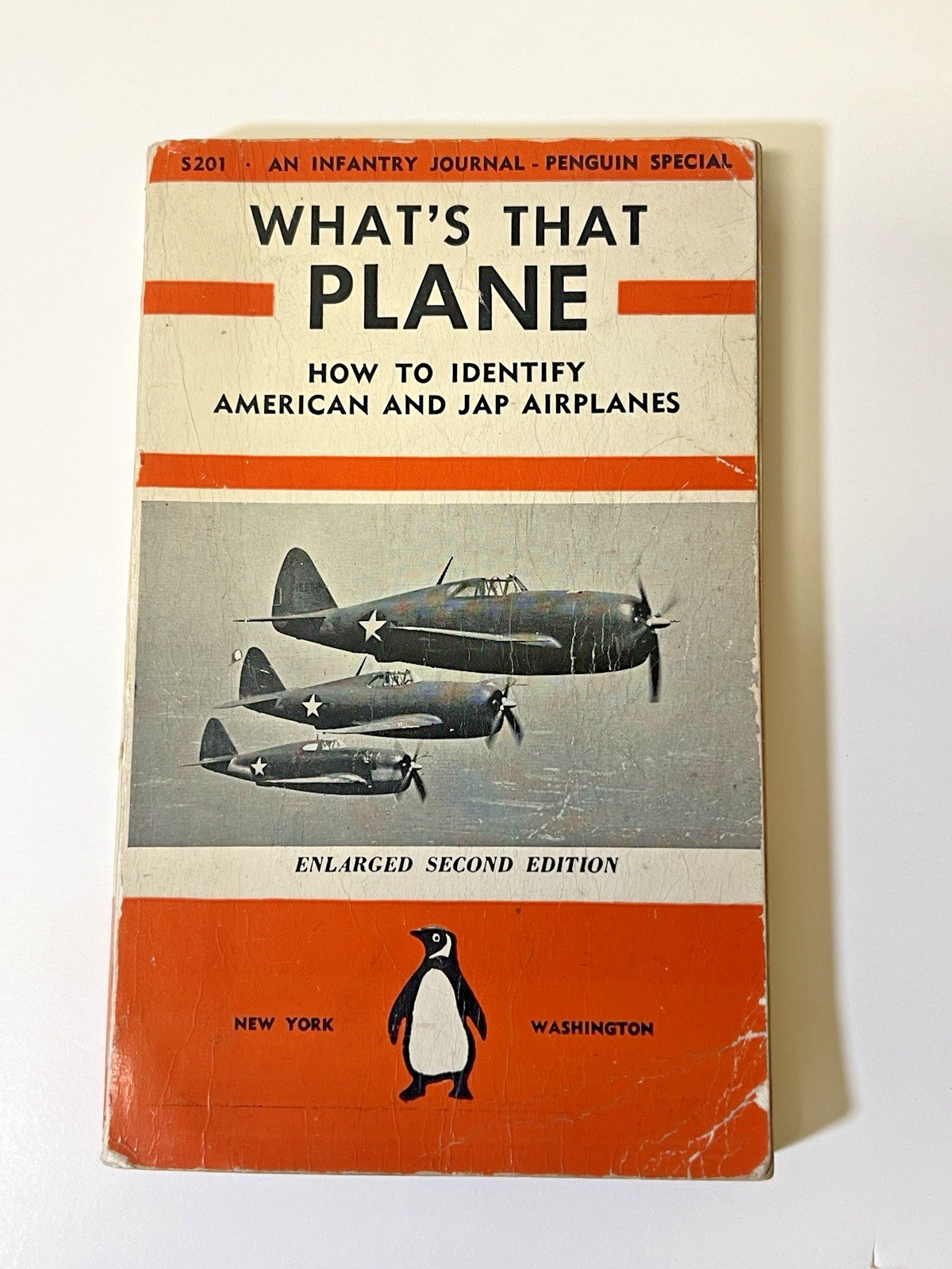 1943 World War II Aircraft ID Guide „What’s That Plane?“ (Penguin Paperback)