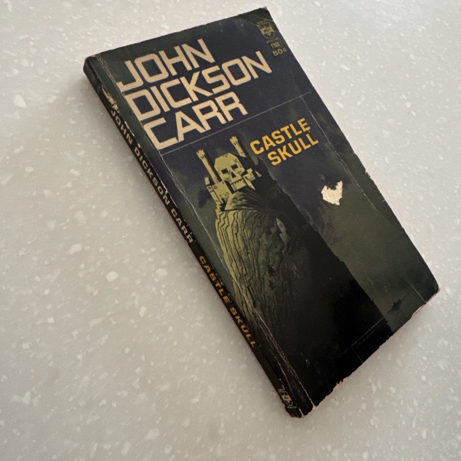 CASTLE SKULL BY JOHN DICKSON CARR (1964) BERKLEY PULP MYSTERY CLASSIC