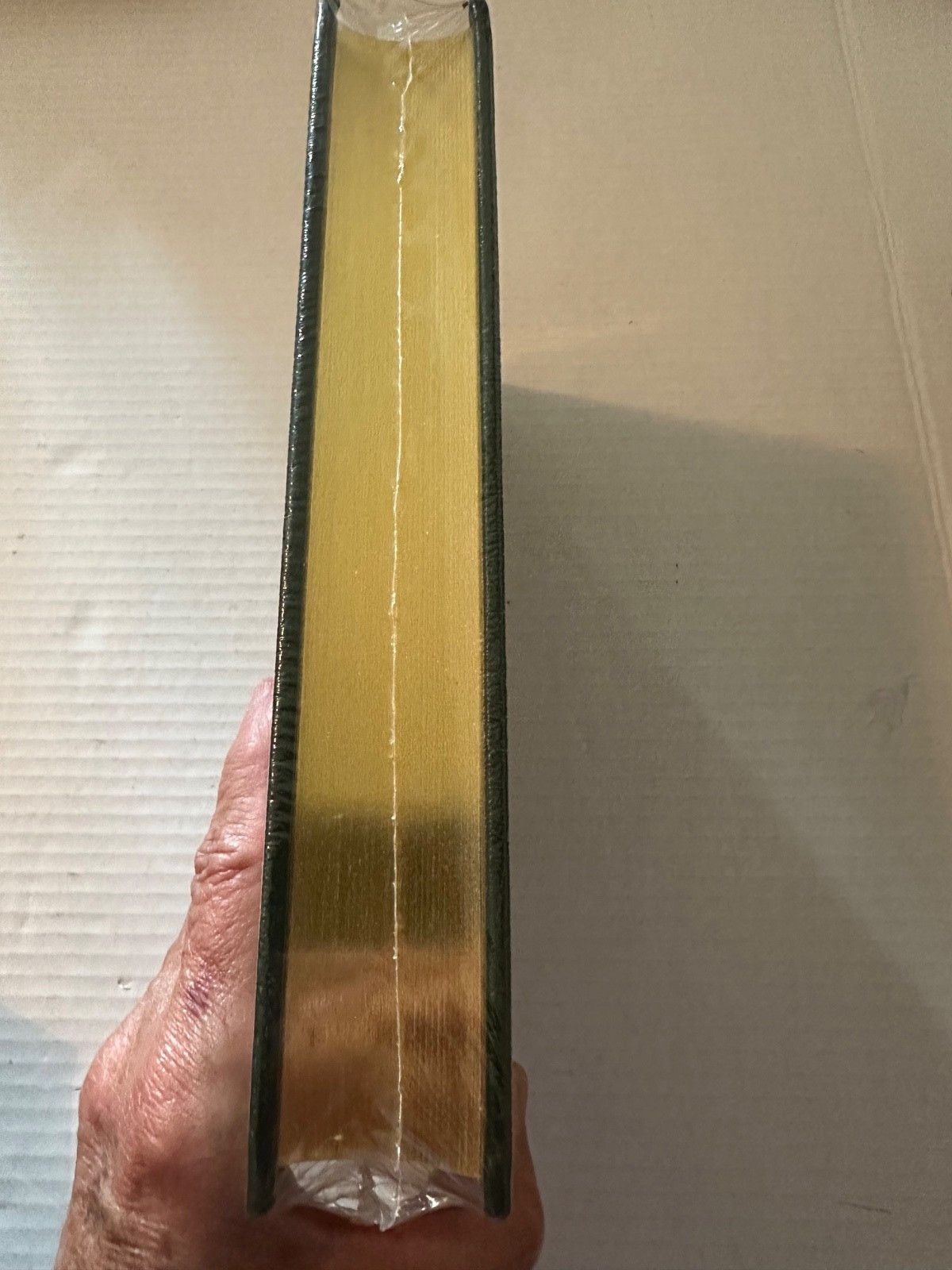 NEW & SEALED „AFRICAN RIFLES & CARTRIDGES – LEATHER BOUND BY JOHN TAYLOR