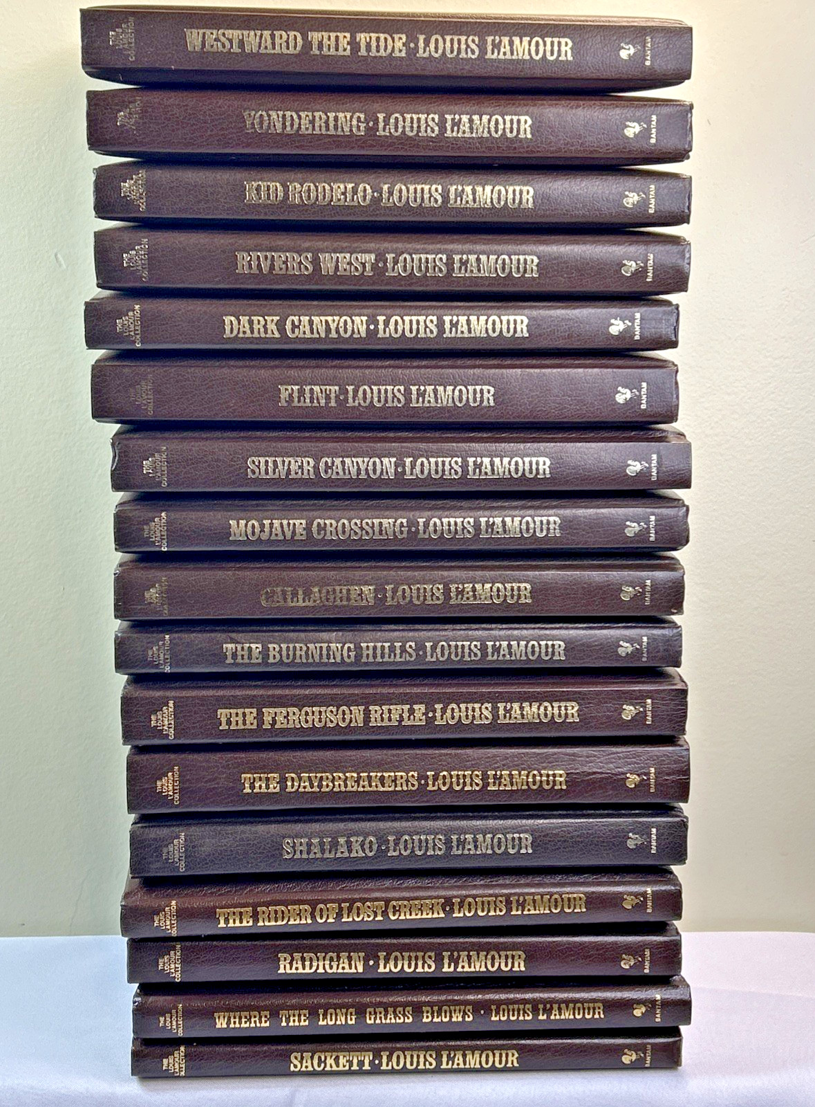 LOUIS L’AMOUR Leatherette Vintage Collection 17 Book Lot Bantam Westerns
