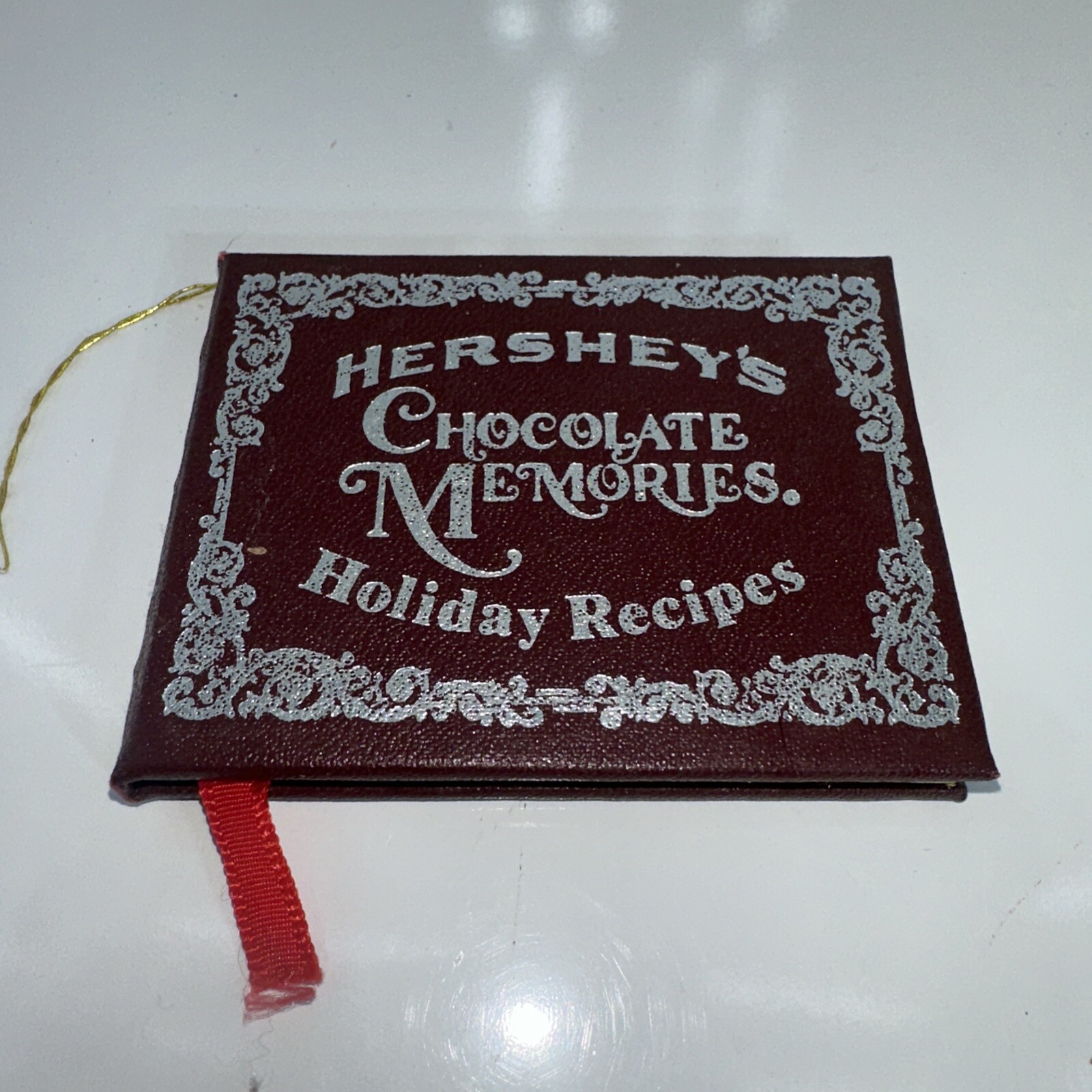 Hershey’s Chocolate Memories Miniature Book „Holiday Recipes“ Maroon 1983