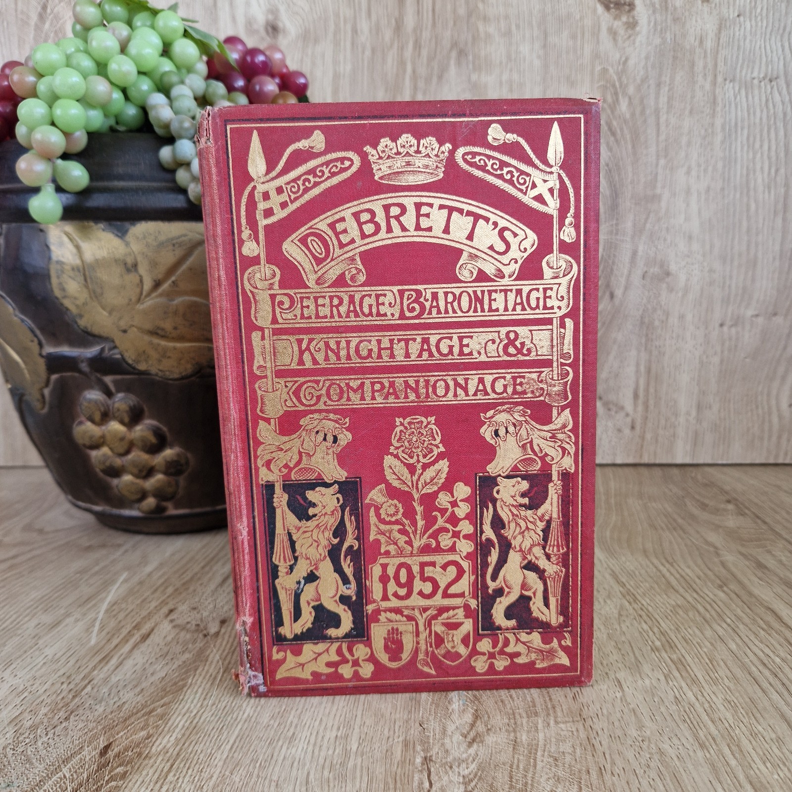 Vintage 1952 Debrett’s Peerage Baronetage Knightage Companionage Heraldry Book