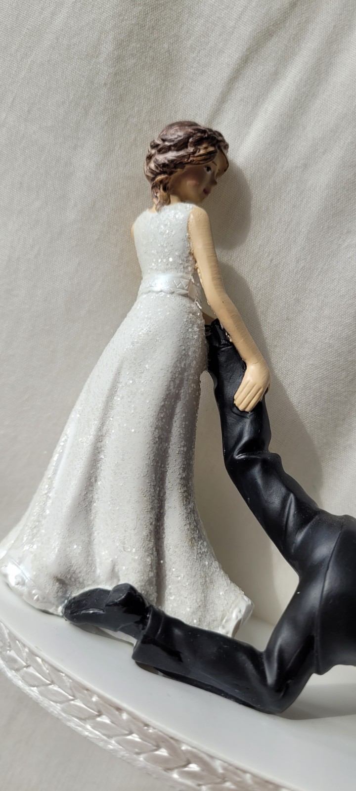 Wedding Party Leg-Pulling Bride & Groom Cake Resin Topper – 4“, 1 Piece |…