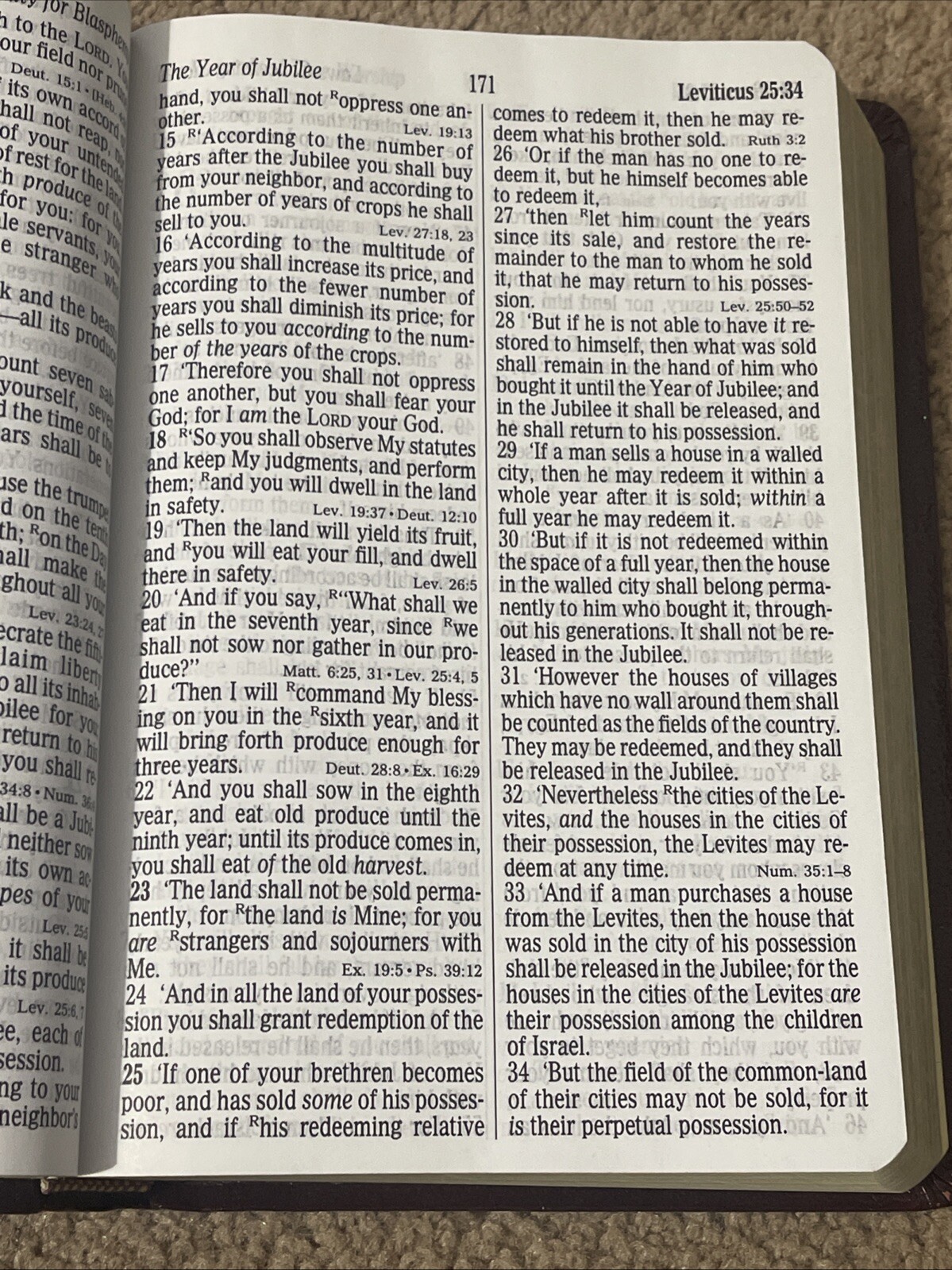 New King James Version Giant Print Nelson 433BG Leather Flex Nelson 1982