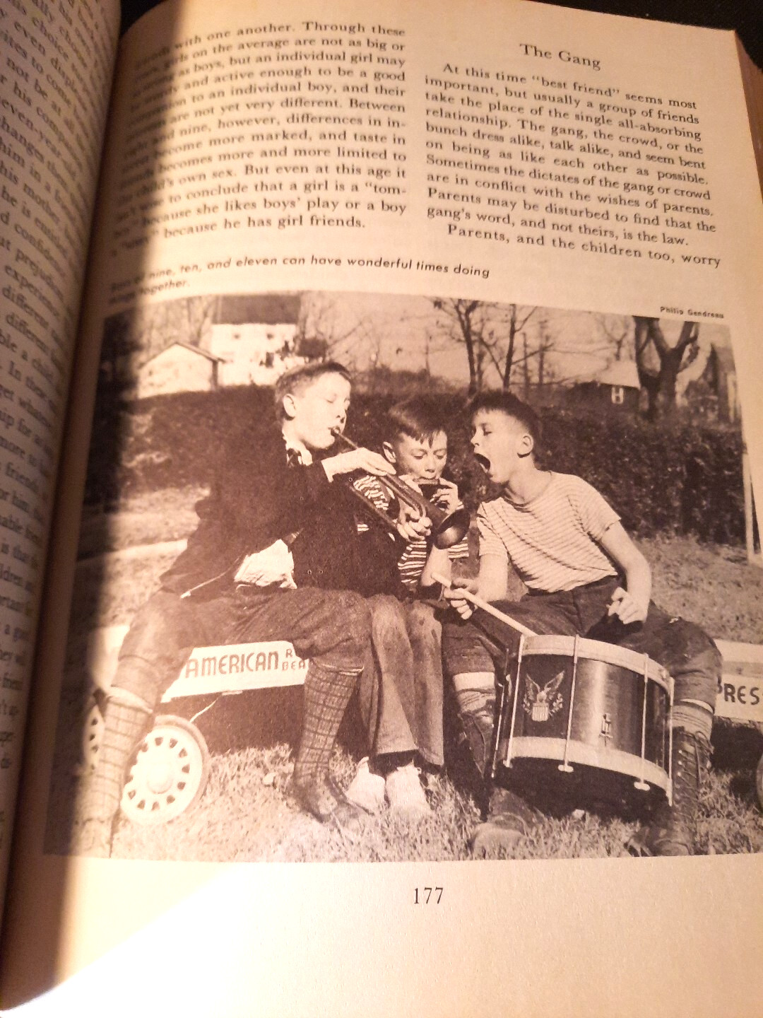 The Bookshelf for Boys and Girls 1961 Parent’s Guide & Index University Society