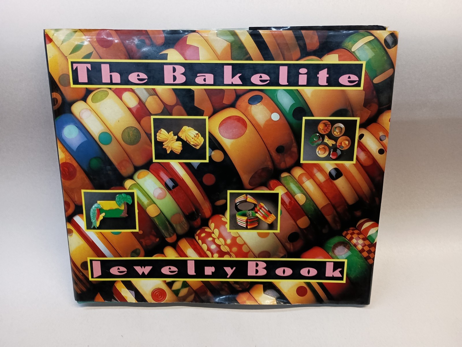 Bakelite Jewelry Book by Ginny R. Dawes, Abbeville Press Staff and Corinne…