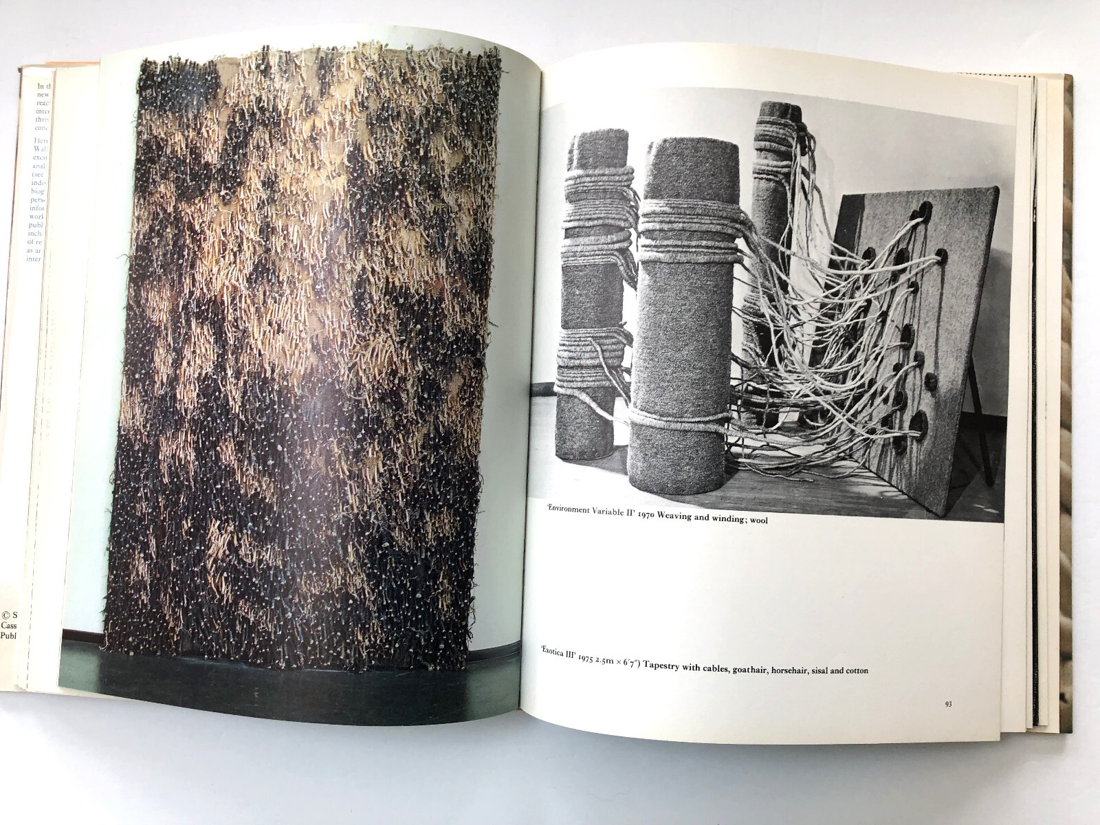 1977 Textlle Sculptures, Irene Waller, HC with Dust Jacket, Weaving Book EX_LIB