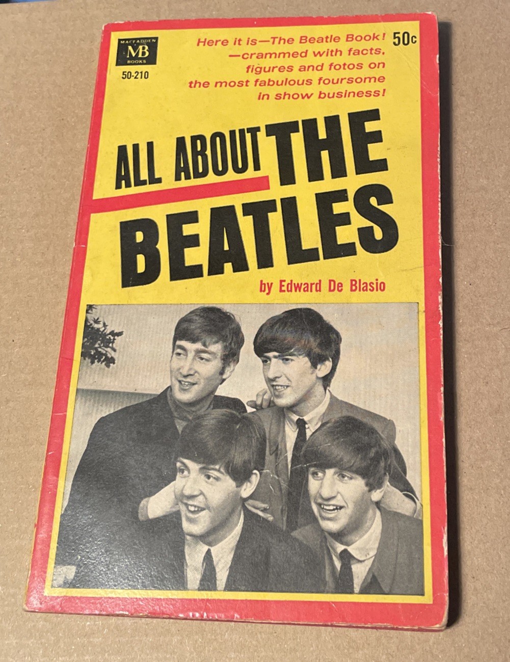 1964 Macfadden Books #50-210 ALL ABOUT THE BEATLES Edward De Blasio PHOTOS