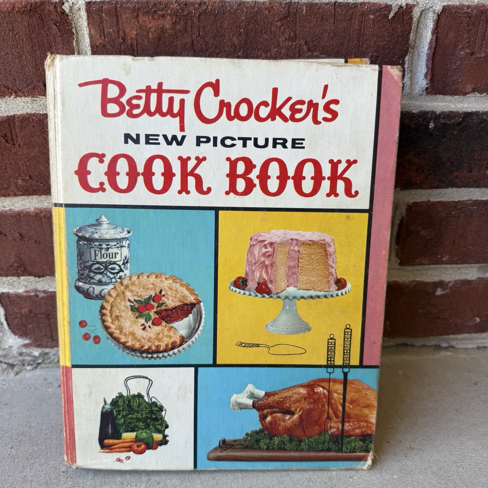 Betty Crocker’s New Picture Cook Book 1961 1st Edition 2nd Printing Hardcover