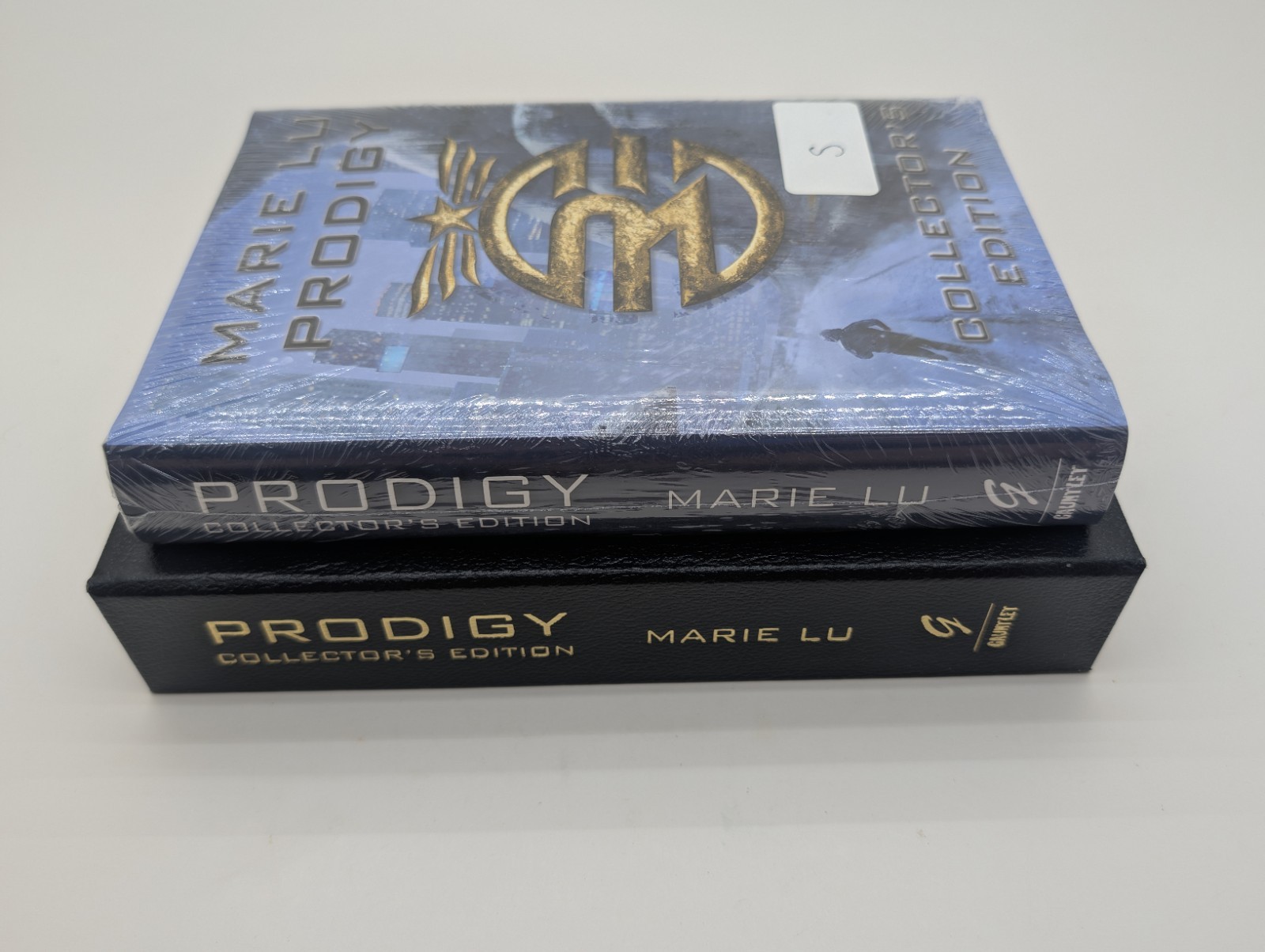 Marie Lu LEGEND PRODIGY CHAMPION Gauntlet Press Lettered Edition Signed Slipcase