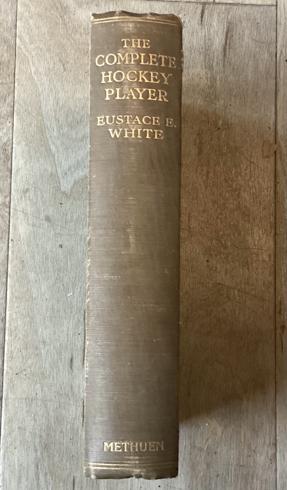 THE COMPLETE HOCKEY EUSTACE E WHITE FIRST EDITION NUMEROUS ILLUSTRATIONS 1909