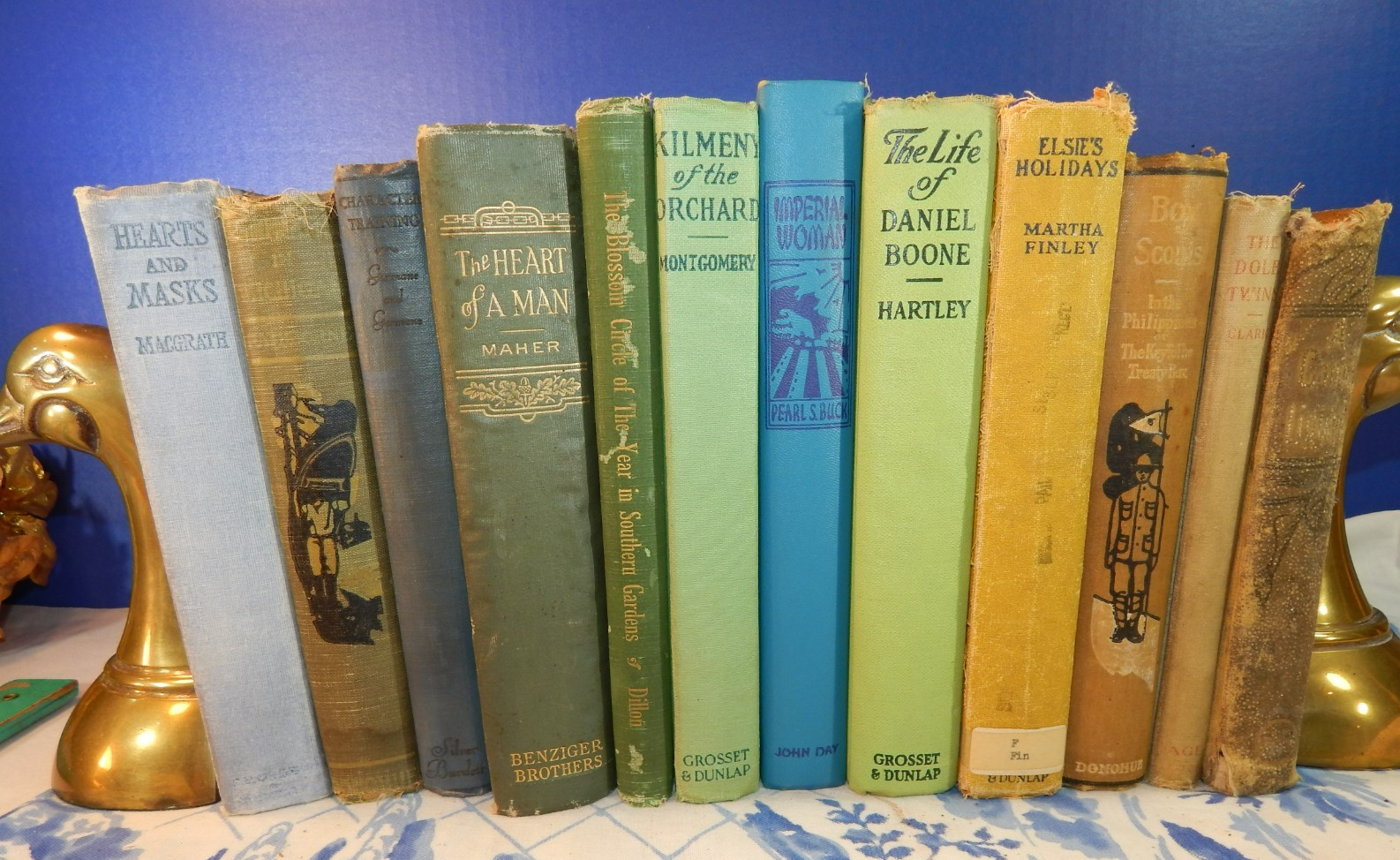 12 Antique Vintage Old Books Farmhouse Library Shabby Cottage Decor Wedding