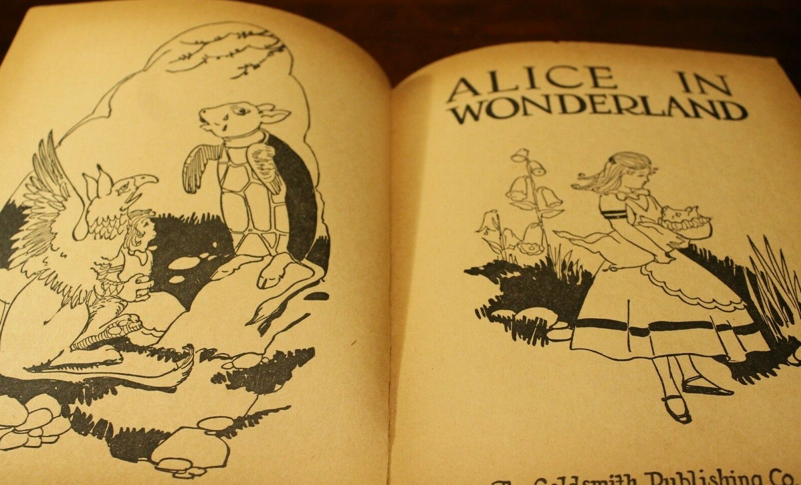 YOUNG FOLK’S MAMMOTH STORY BOOK by The Goldsmith Publishing Company (Antique)