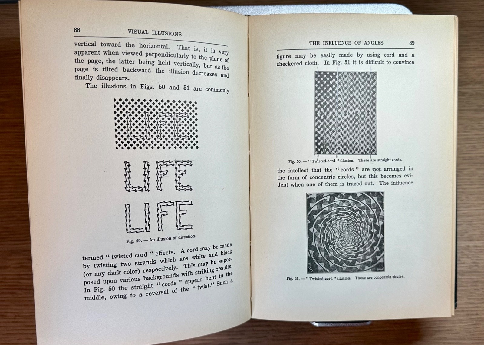 Visual Illusions Matthew Luckiesh 1922 1st Edition HC Optics Camouflage Art