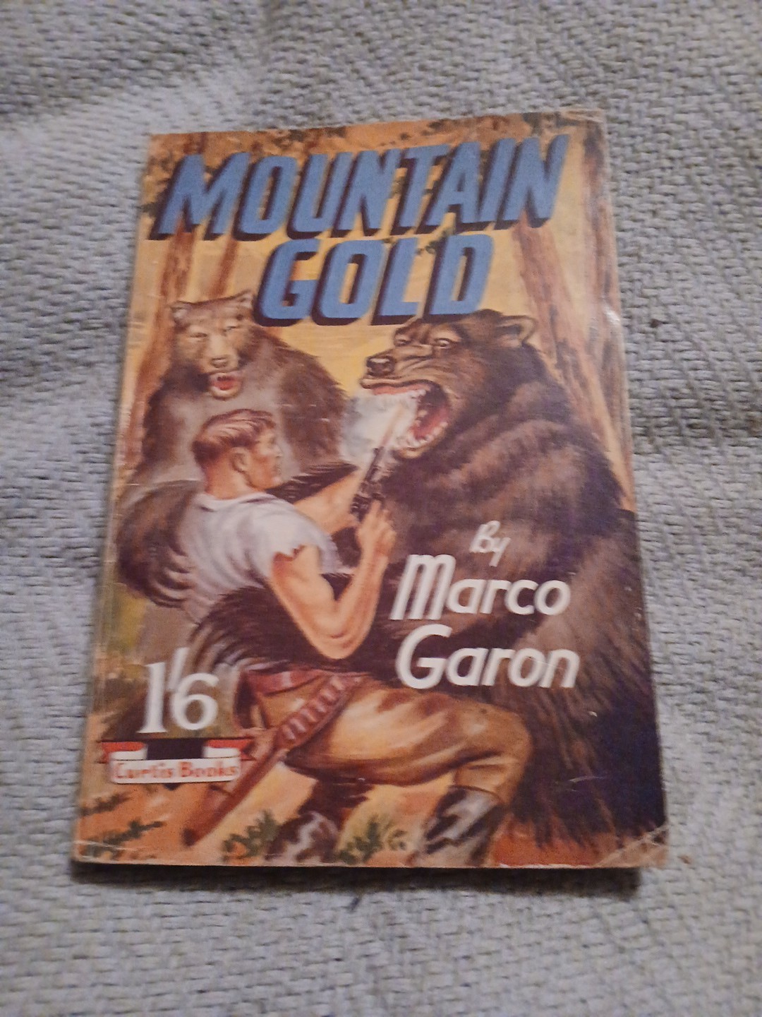 Jungle Pulp Vintage Paperback Mountain Gold by Garon British Curtis digest 1952