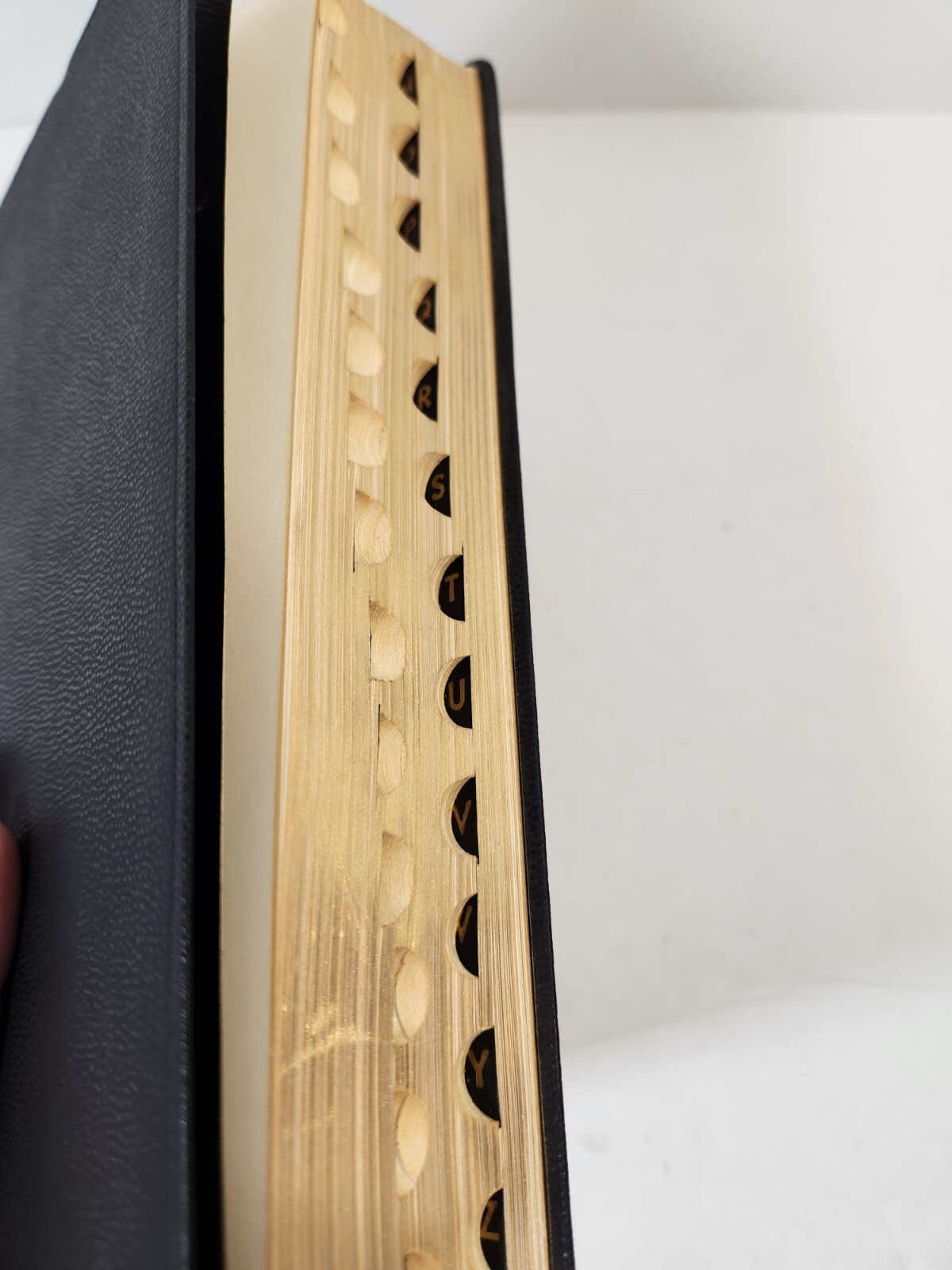 Nave’s Topical Bible A Digest of the Holy Scriptures Southwestern Company