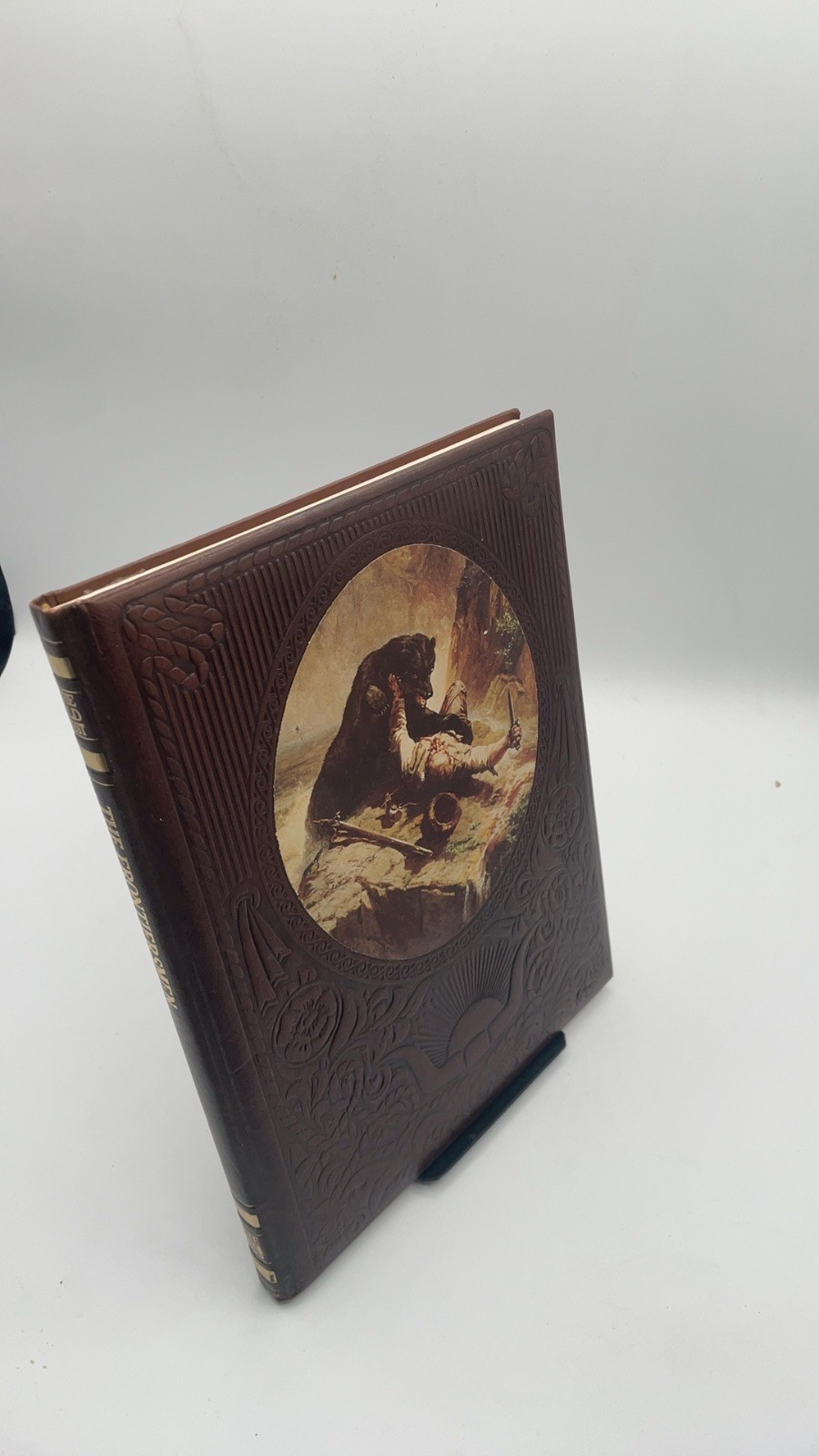 The Frontiersmen Paul O’Neil Hardcover First printing 1977