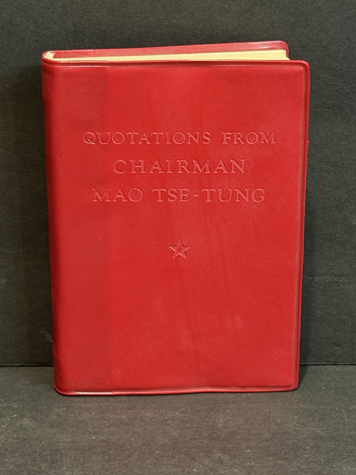 Vintage 1966 Quotations From Chairman Mao Tse-Tung Little Red Book Softcover