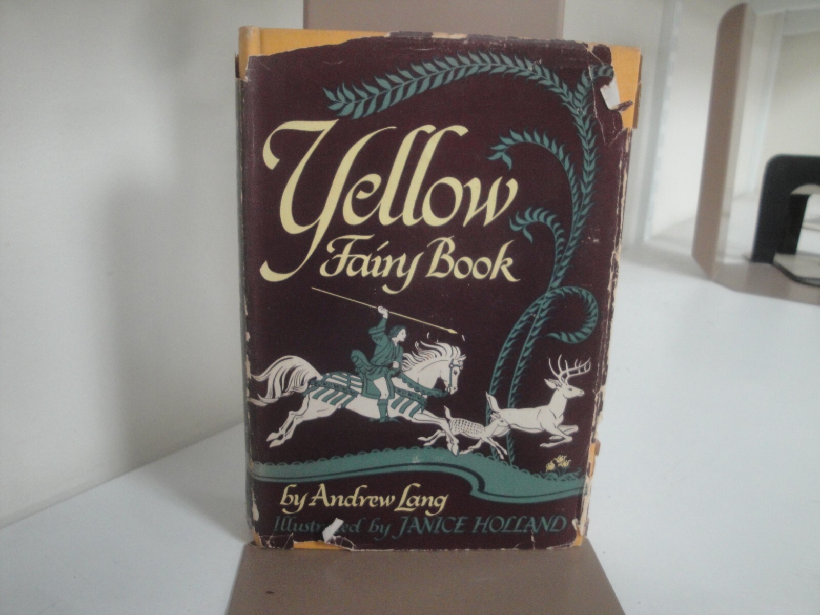 YELLOW FAIRY BOOK /ANDFREW LANG,illustrated JANICE HOLLAND/ 1948 ,1ST ed.
