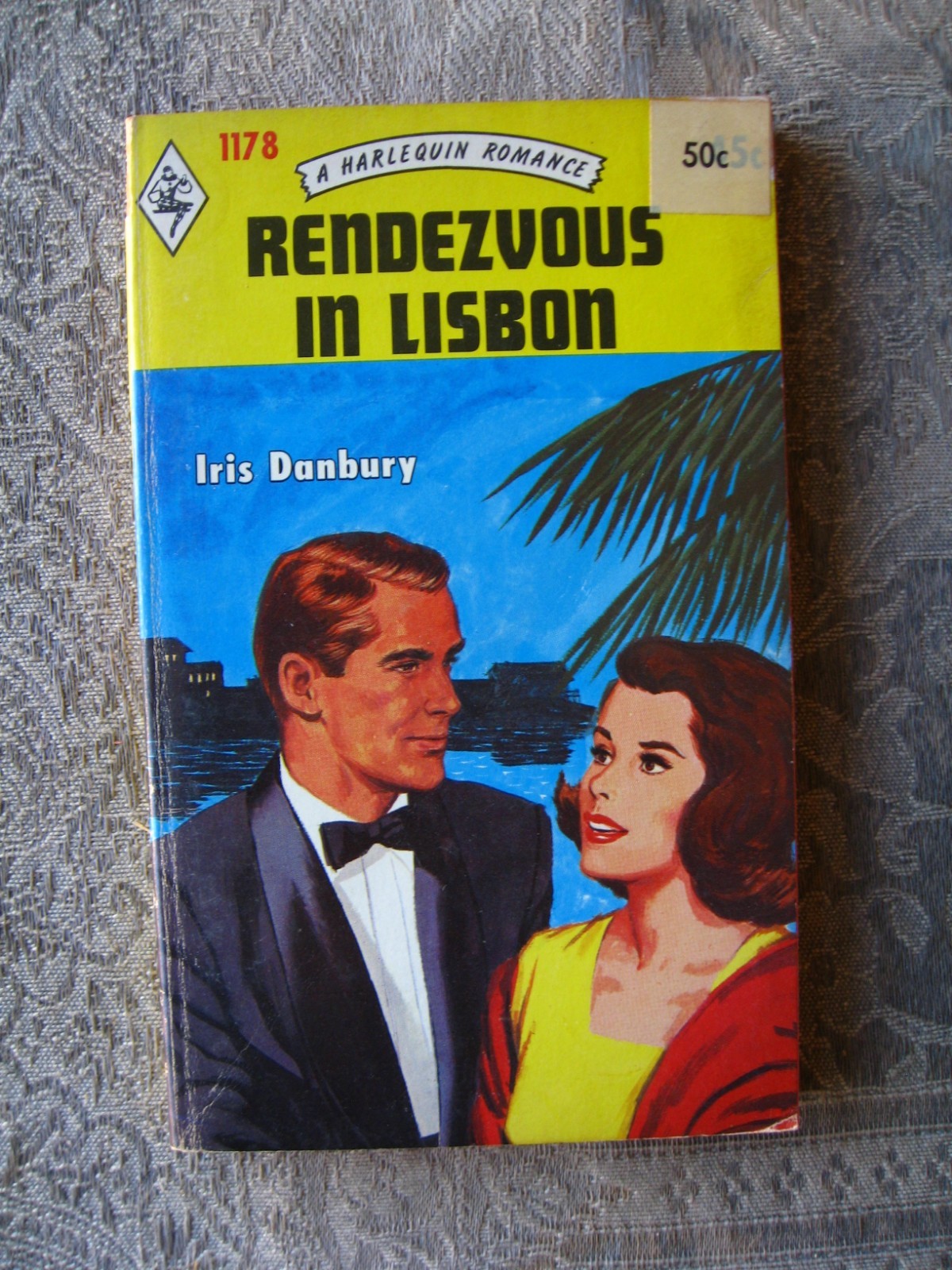 Iris Danbury – Rendezvous in Lisbon (Harlequin Romance #1178) 1968 – paperback