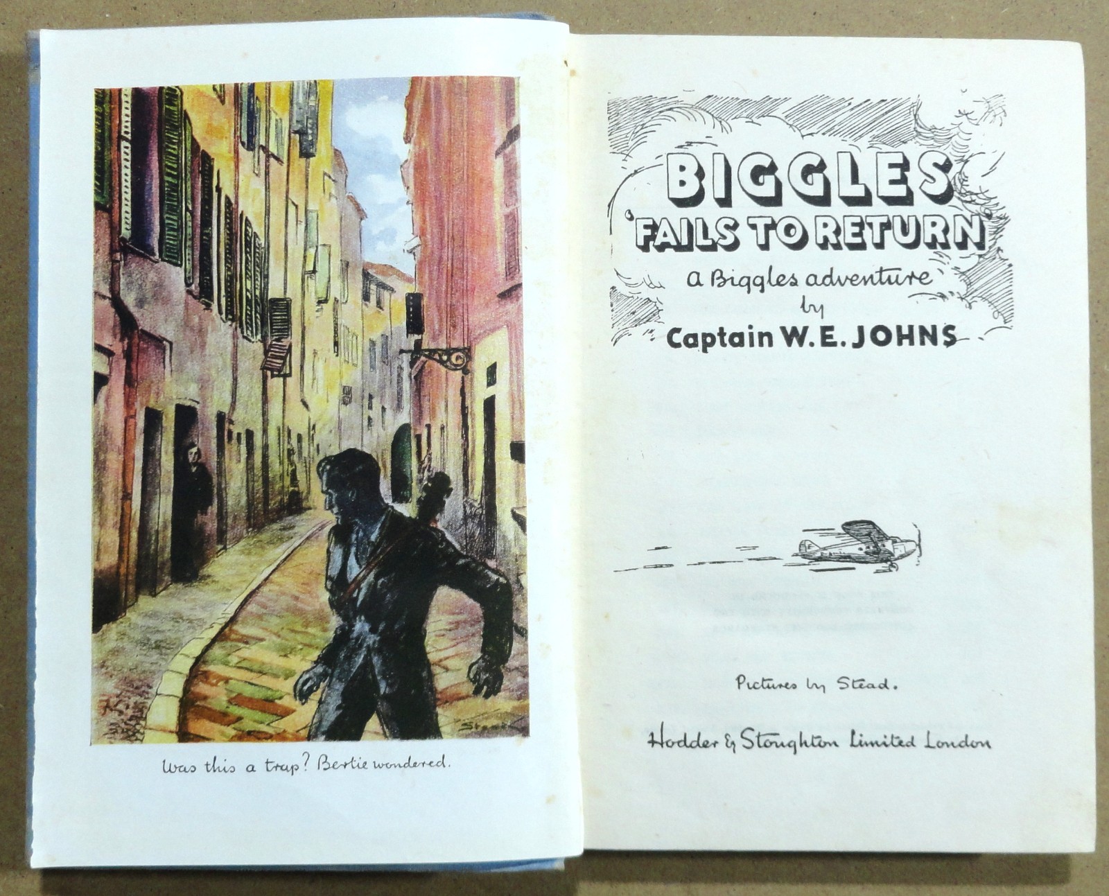 BIGGLES FAILS TO RETURN – 1ST EDITION – August 1943 – Hardcover – 1951 D/J