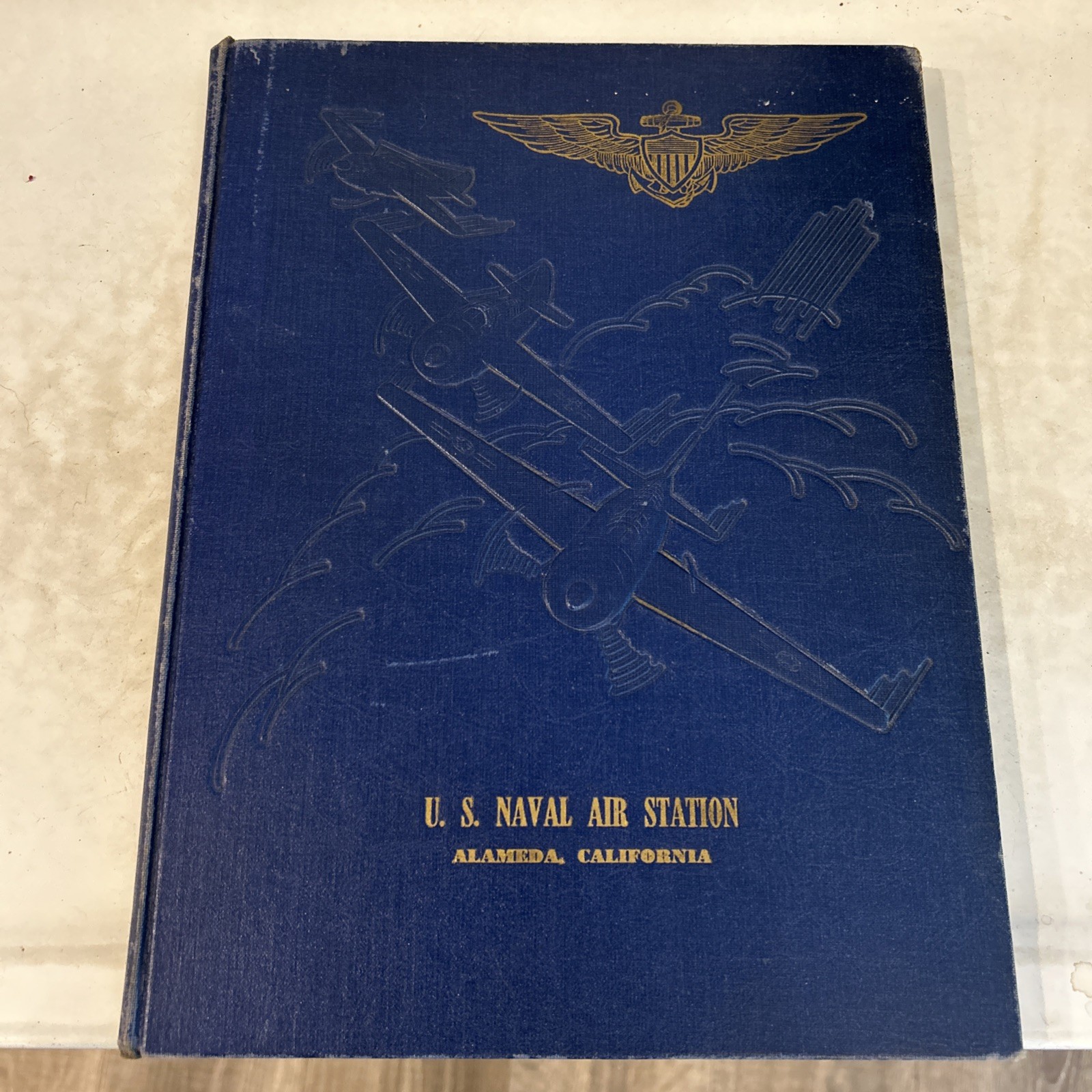 Unit Year Book / U.S NAVAL AIR STATION ALAMEDA CALIFORNIA 1st Edition