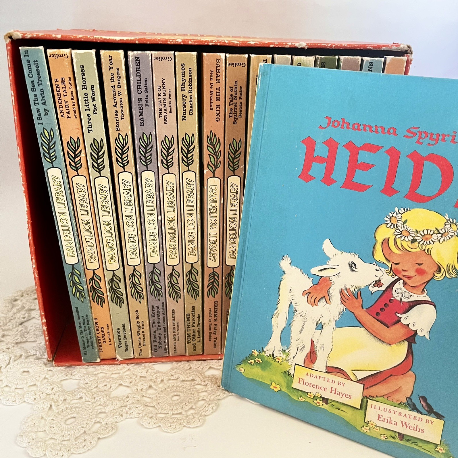 DANDELION LIBRARY 17 Vintage Double Sided Children’s Books Peter Rabbit Barbar
