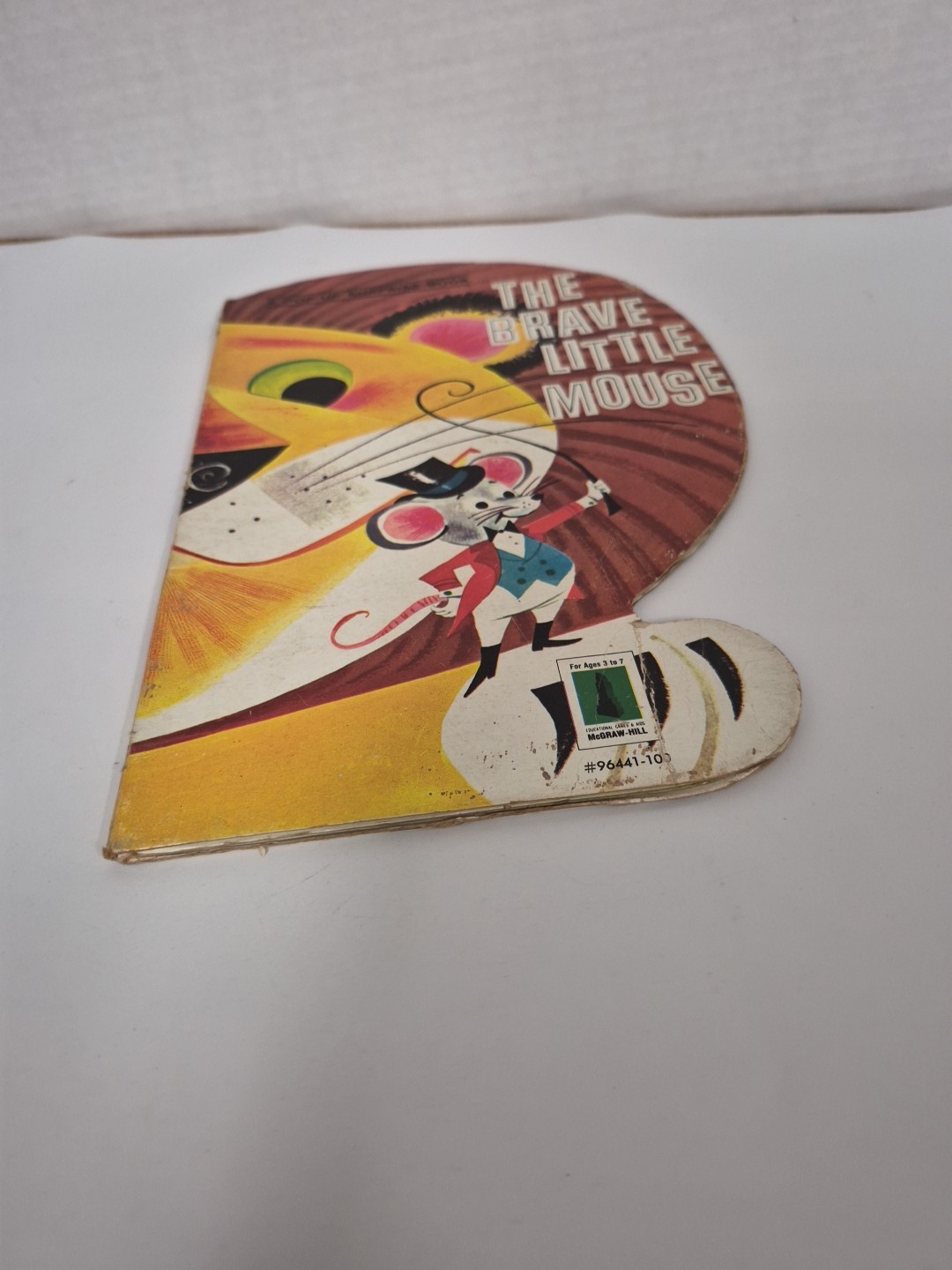POP-UP SURPRISE BOOK 1966 McGRAW HILL- THE BRAVE LITTLE MOUSE.