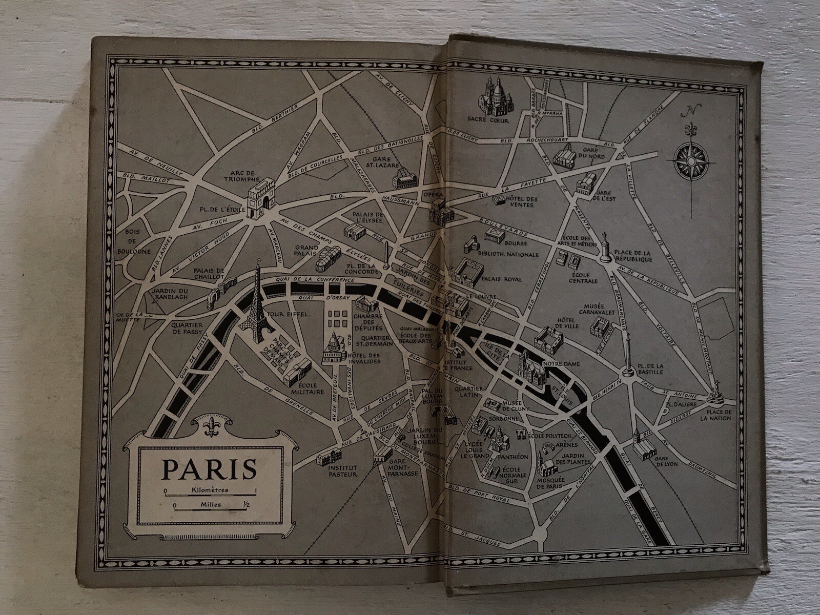 French Civilization Through Fiction 2nd Year College Reader – Don Louis Demorest