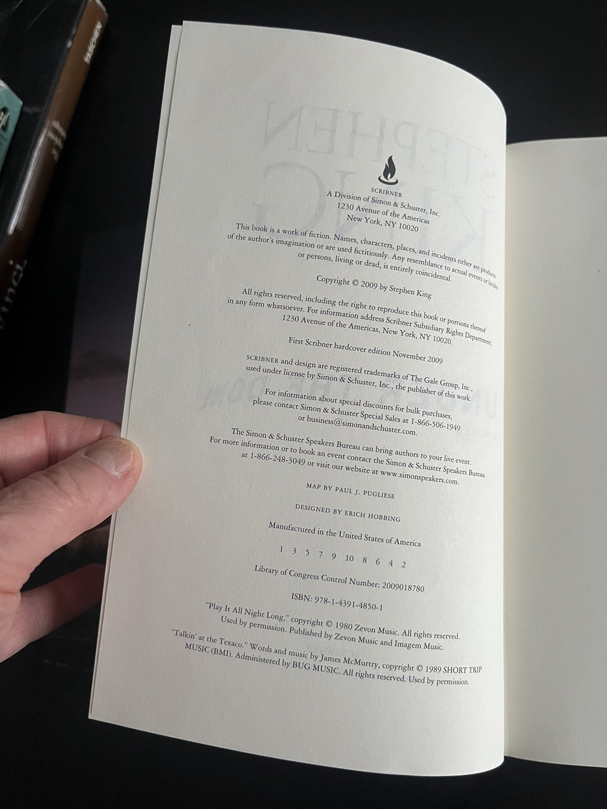 UNDER THE DOME, Stephen King, First Edition. First printing NEW