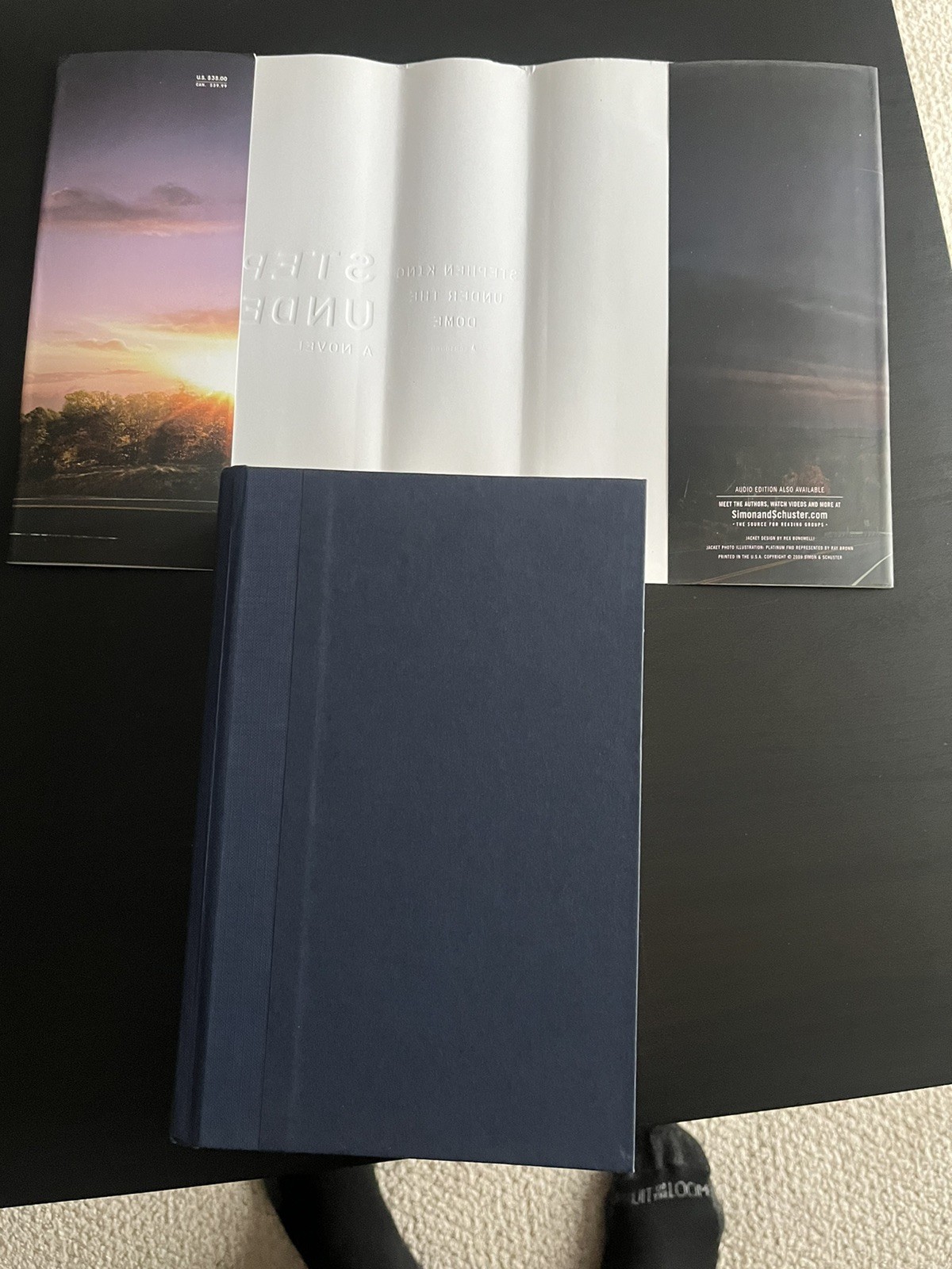 UNDER THE DOME, Stephen King, First Edition. First printing NEW