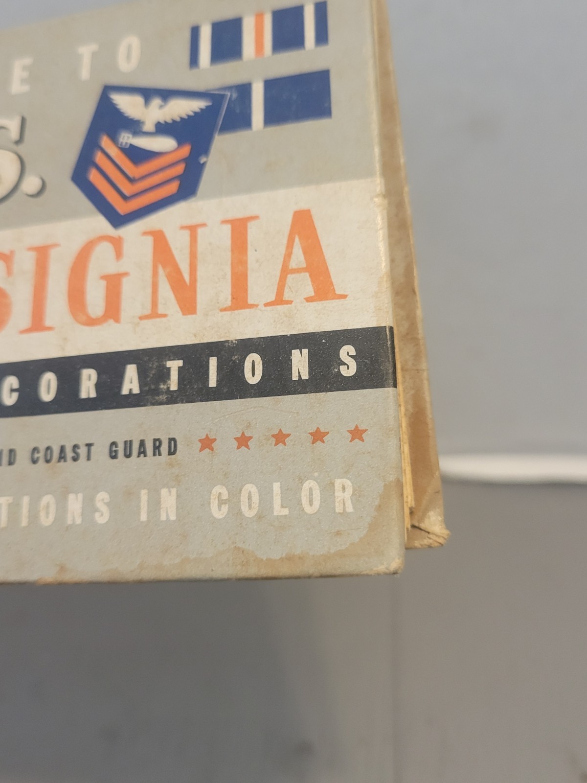 1942 GUIDE to US NAVY INSIGNIA Flags & Decorations Book WW2 Hc Book